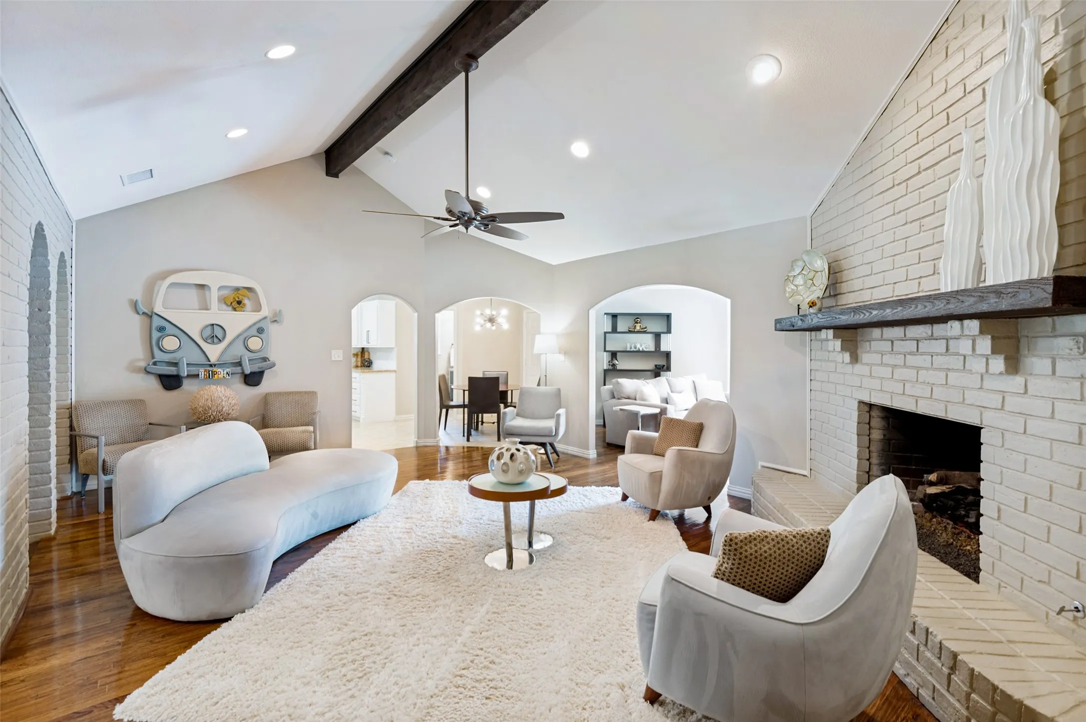 Single Family Residence For Sale in Collin County , 2420 Windsor Place, Plano, Texas 75075, 4 Bedroom, 3 Bathroom, 2 Garage spaces, 2,394 Sqft, built in 1972, mls#21381345, Real Estate Agent in Plano, Homes For Sale in Collin county, Homes For Sale in Plano, Realtor in Plano Texas, Real Estate Brokerage Independent Realty Texas, Luminita Cordes Realtor