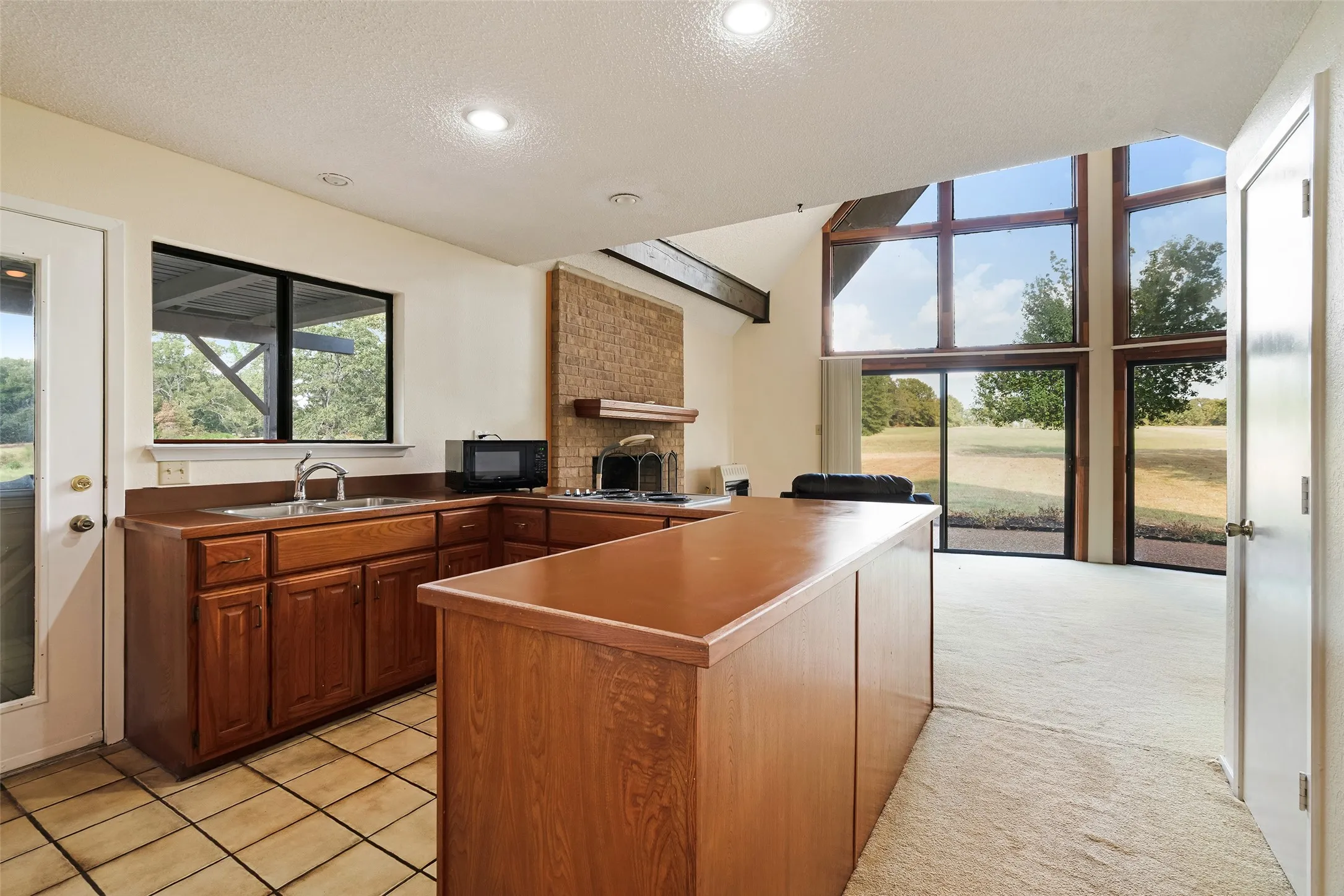 Farm For Sale in Lamar County , 6517 County Road 45600, Blossom, Texas 75416, 3 Bedroom, 2 Bathroom, Garage spaces, 1,143 Sqft, built in 1984, mls#21381147, Real Estate Agent in Blossom, Homes For Sale in Lamar county, Homes For Sale in Blossom, Realtor in Blossom Texas, Real Estate Brokerage Independent Realty Texas, Luminita Cordes Realtor