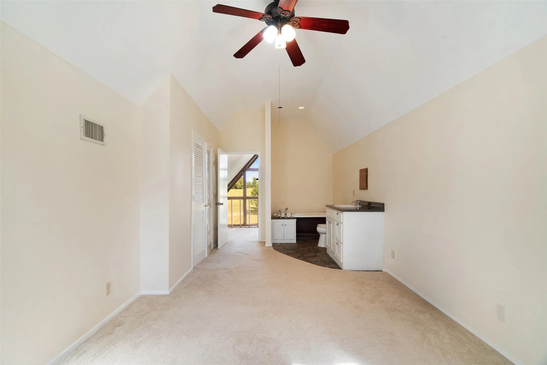 Farm For Sale in Lamar County , 6517 County Road 45600, Blossom, Texas 75416, 3 Bedroom, 2 Bathroom, Garage spaces, 1,143 Sqft, built in 1984, mls#21381147, Real Estate Agent in Blossom, Homes For Sale in Lamar county, Homes For Sale in Blossom, Realtor in Blossom Texas, Real Estate Brokerage Independent Realty Texas, Luminita Cordes Realtor