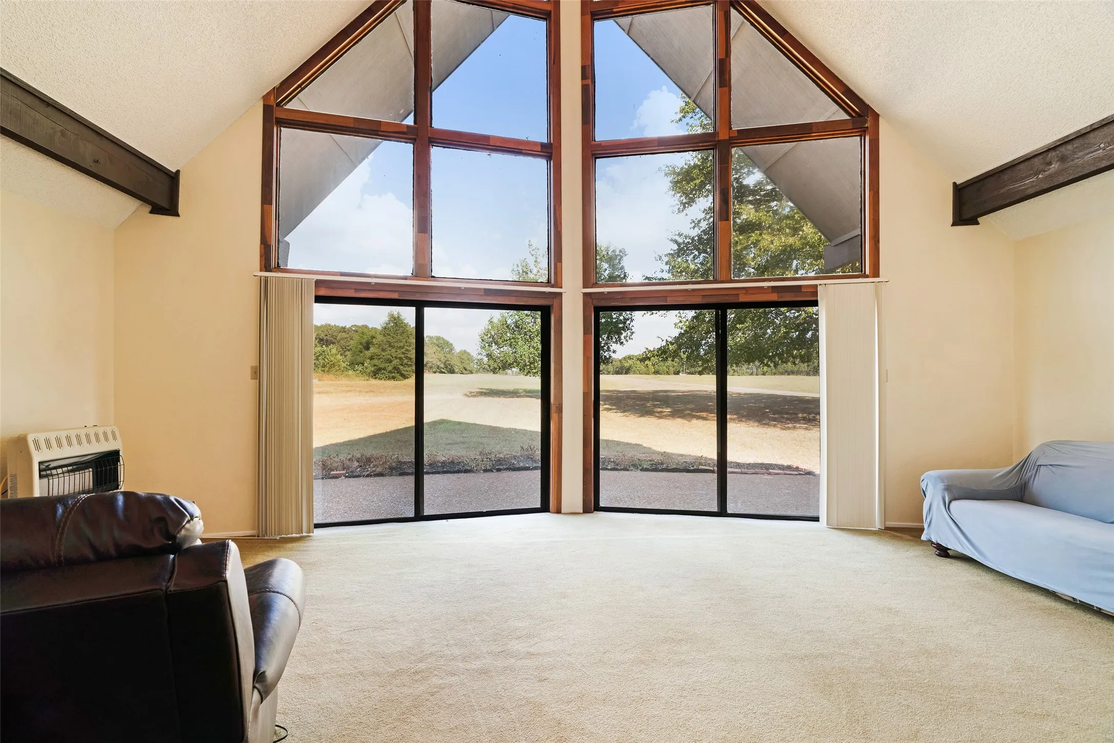 Farm For Sale in Lamar County , 6517 County Road 45600, Blossom, Texas 75416, 3 Bedroom, 2 Bathroom, Garage spaces, 1,143 Sqft, built in 1984, mls#21381147, Real Estate Agent in Blossom, Homes For Sale in Lamar county, Homes For Sale in Blossom, Realtor in Blossom Texas, Real Estate Brokerage Independent Realty Texas, Luminita Cordes Realtor