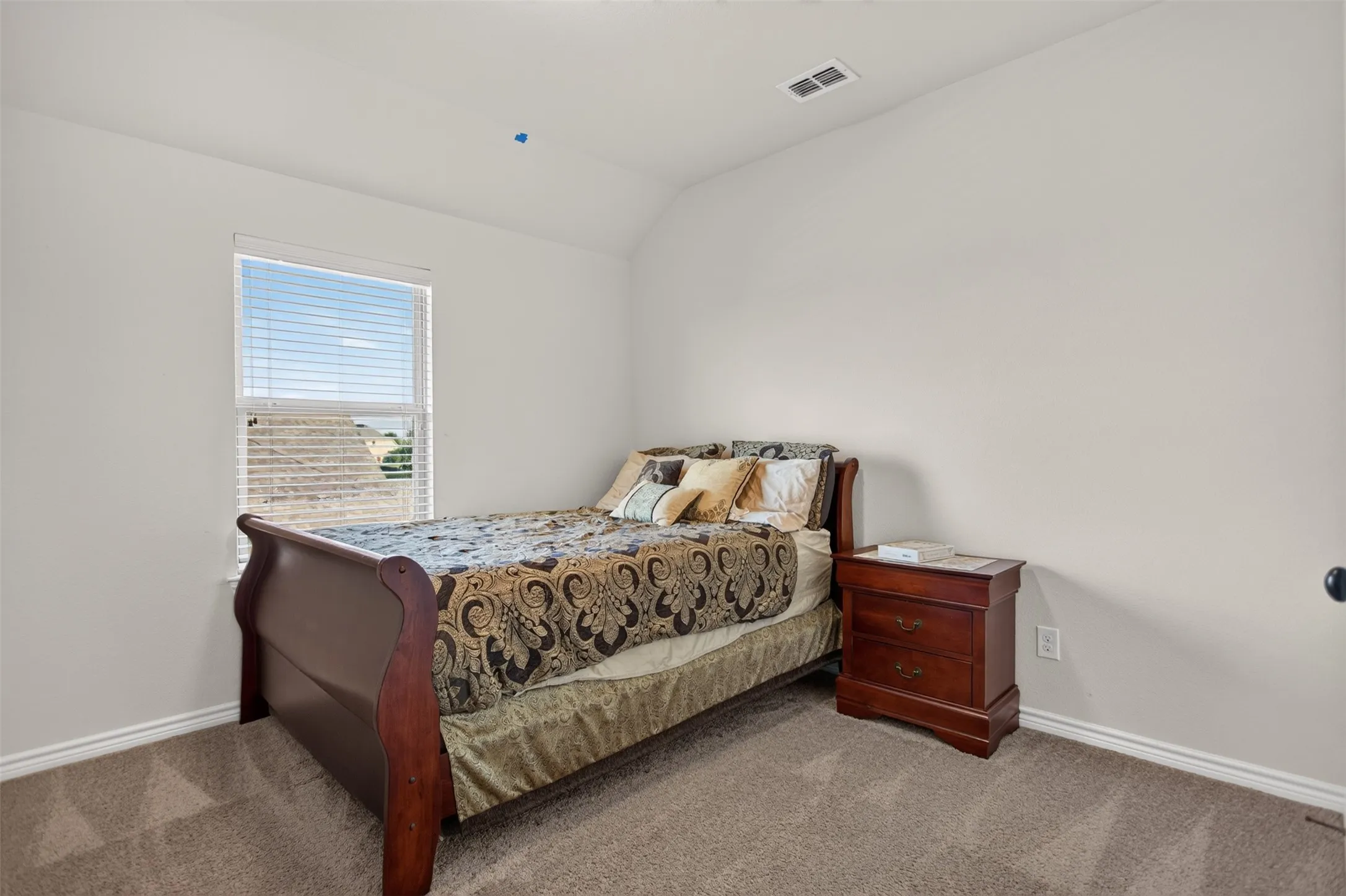 Single Family Residence For Sale in Kaufman County , 105 Zion Lane, Forney, Texas 75126, 4 Bedroom, 3 Bathroom, 3 Garage spaces, 3,040 Sqft, built in 2015, mls#21381665, Real Estate Agent in Forney, Homes For Sale in Kaufman county, Homes For Sale in Forney, Realtor in Forney Texas, Real Estate Brokerage Independent Realty Texas, Luminita Cordes Realtor