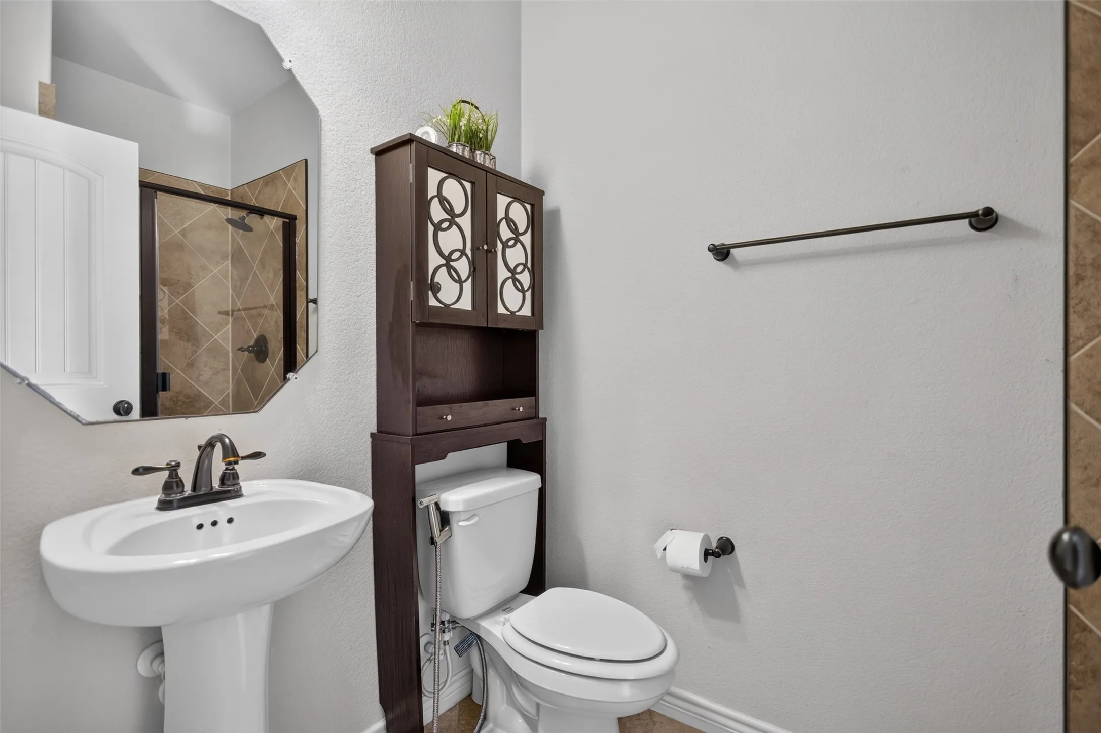 Single Family Residence For Sale in Kaufman County , 105 Zion Lane, Forney, Texas 75126, 4 Bedroom, 3 Bathroom, 3 Garage spaces, 3,040 Sqft, built in 2015, mls#21381665, Real Estate Agent in Forney, Homes For Sale in Kaufman county, Homes For Sale in Forney, Realtor in Forney Texas, Real Estate Brokerage Independent Realty Texas, Luminita Cordes Realtor