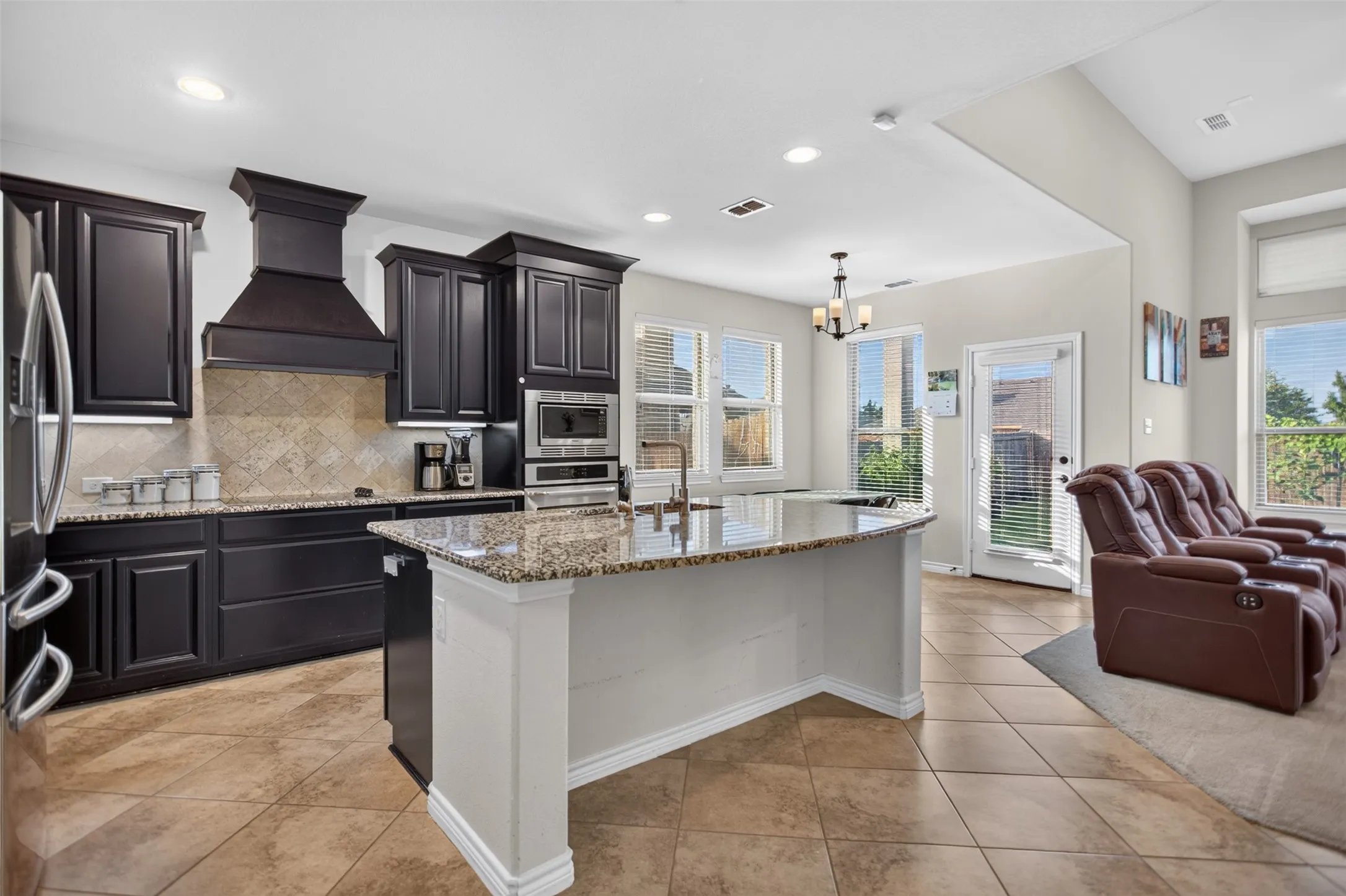 Single Family Residence For Sale in Kaufman County , 105 Zion Lane, Forney, Texas 75126, 4 Bedroom, 3 Bathroom, 3 Garage spaces, 3,040 Sqft, built in 2015, mls#21381665, Real Estate Agent in Forney, Homes For Sale in Kaufman county, Homes For Sale in Forney, Realtor in Forney Texas, Real Estate Brokerage Independent Realty Texas, Luminita Cordes Realtor