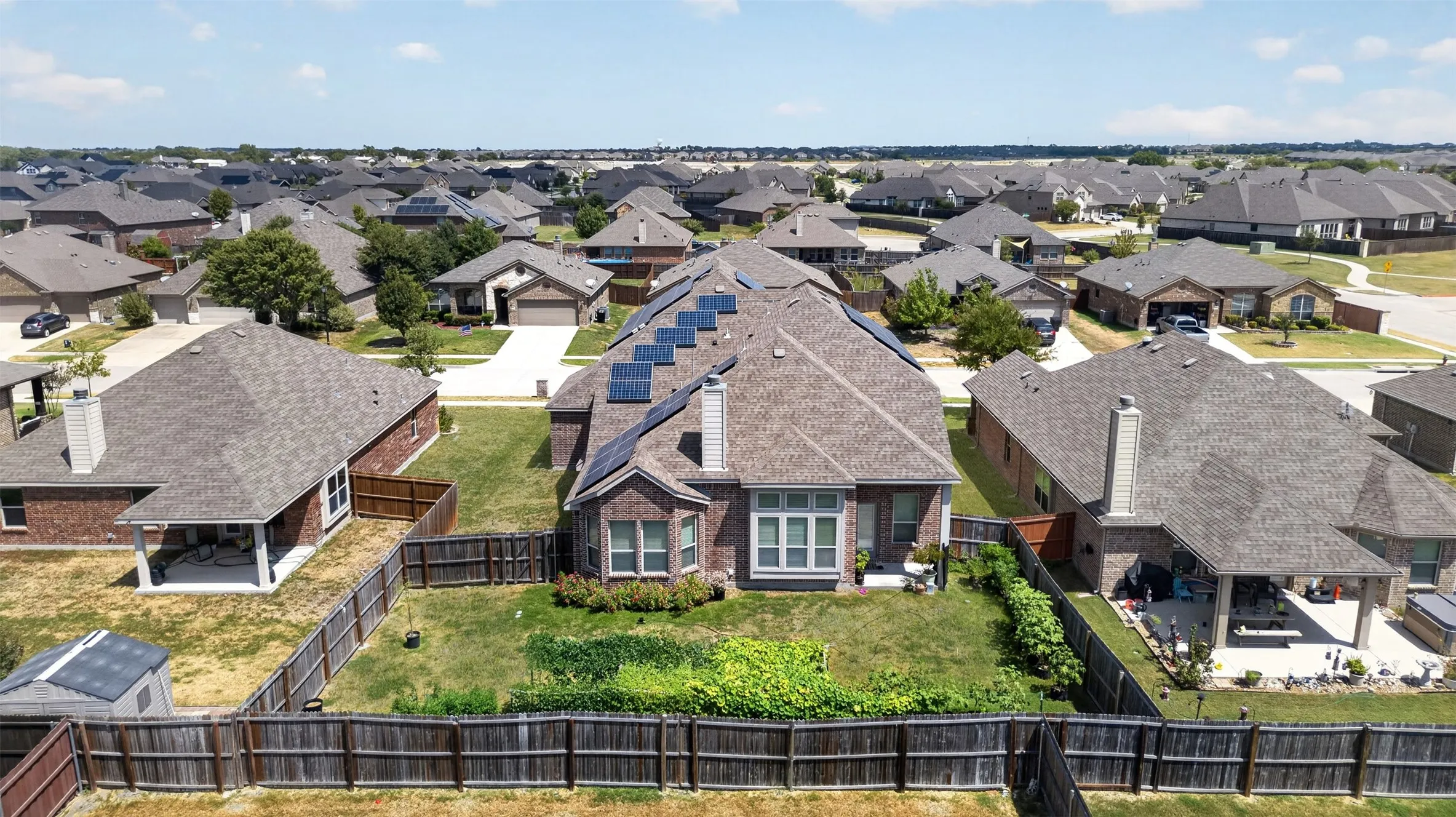 Single Family Residence For Sale in Kaufman County , 105 Zion Lane, Forney, Texas 75126, 4 Bedroom, 3 Bathroom, 3 Garage spaces, 3,040 Sqft, built in 2015, mls#21381665, Real Estate Agent in Forney, Homes For Sale in Kaufman county, Homes For Sale in Forney, Realtor in Forney Texas, Real Estate Brokerage Independent Realty Texas, Luminita Cordes Realtor