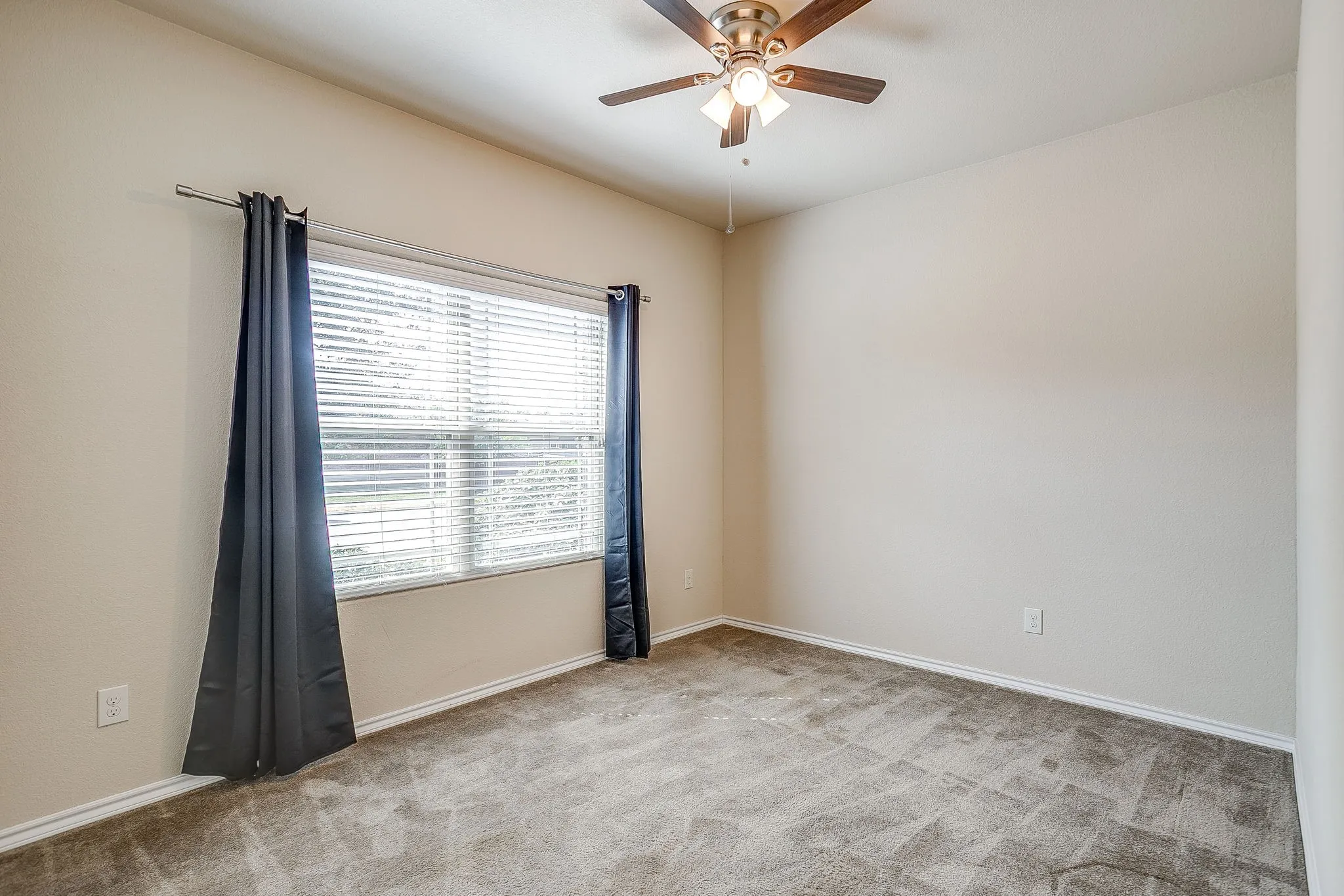 Single Family Residence For Sale in Tarrant County , 1956 Kachina Lodge Road, Fort Worth, Texas 76131, 4 Bedroom, 2 Bathroom, 2 Garage spaces, 1,529 Sqft, built in 2014, mls#21379843, Real Estate Agent in Fort Worth, Homes For Sale in Tarrant county, Homes For Sale in Fort Worth, Realtor in Fort Worth Texas, Real Estate Brokerage Independent Realty Texas, Luminita Cordes Realtor