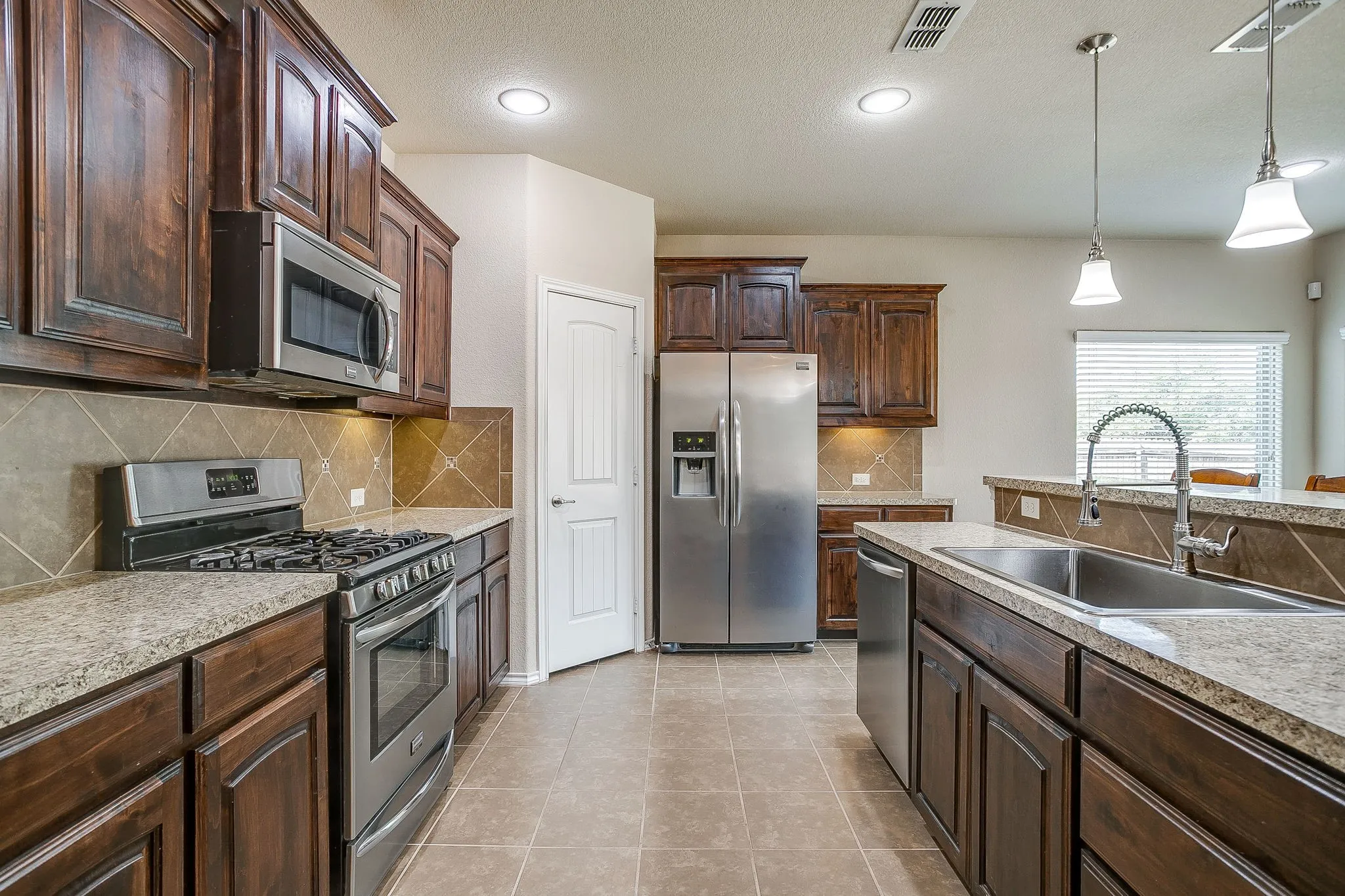 Single Family Residence For Sale in Tarrant County , 1956 Kachina Lodge Road, Fort Worth, Texas 76131, 4 Bedroom, 2 Bathroom, 2 Garage spaces, 1,529 Sqft, built in 2014, mls#21379843, Real Estate Agent in Fort Worth, Homes For Sale in Tarrant county, Homes For Sale in Fort Worth, Realtor in Fort Worth Texas, Real Estate Brokerage Independent Realty Texas, Luminita Cordes Realtor