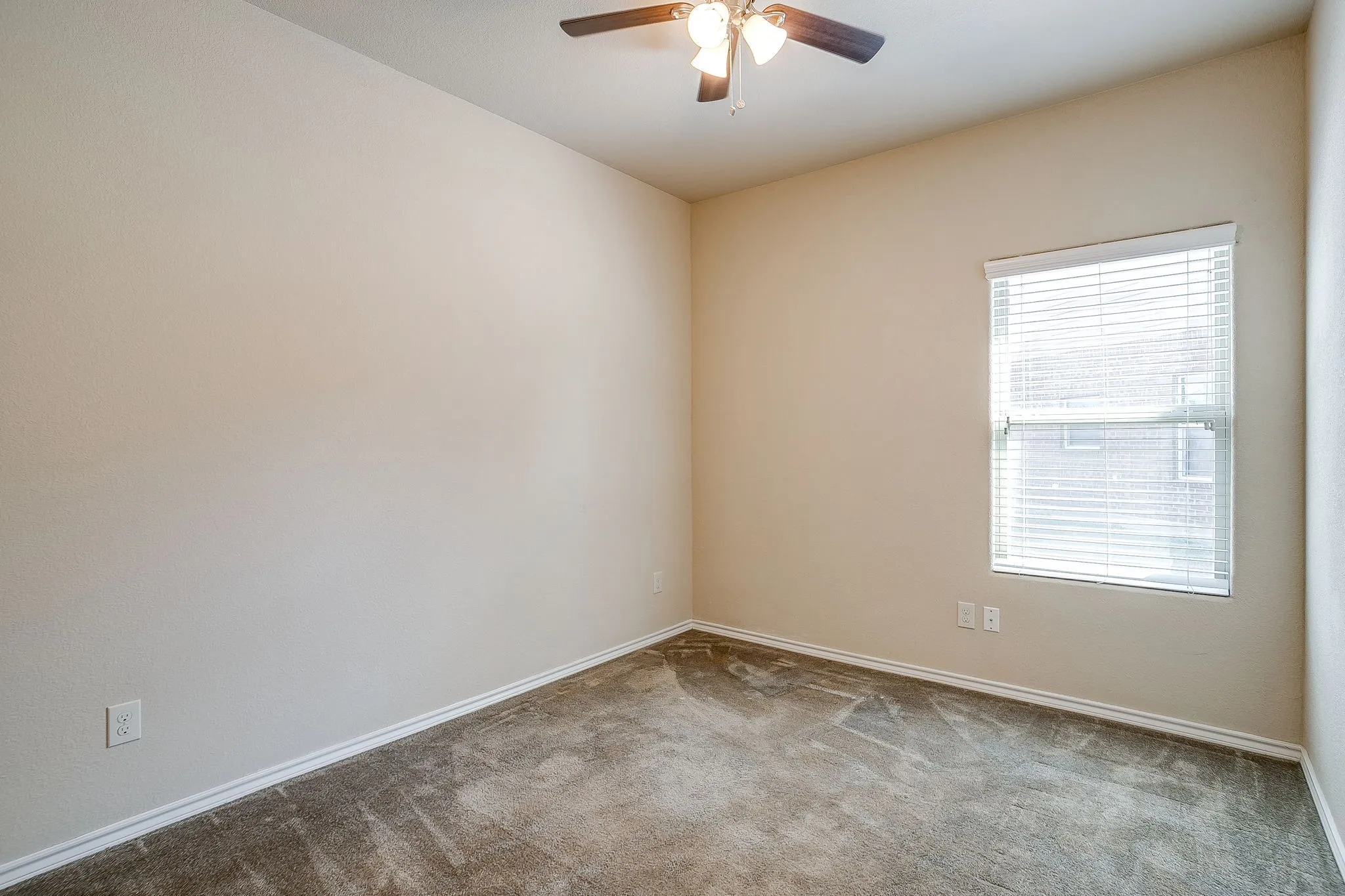 Single Family Residence For Sale in Tarrant County , 1956 Kachina Lodge Road, Fort Worth, Texas 76131, 4 Bedroom, 2 Bathroom, 2 Garage spaces, 1,529 Sqft, built in 2014, mls#21379843, Real Estate Agent in Fort Worth, Homes For Sale in Tarrant county, Homes For Sale in Fort Worth, Realtor in Fort Worth Texas, Real Estate Brokerage Independent Realty Texas, Luminita Cordes Realtor