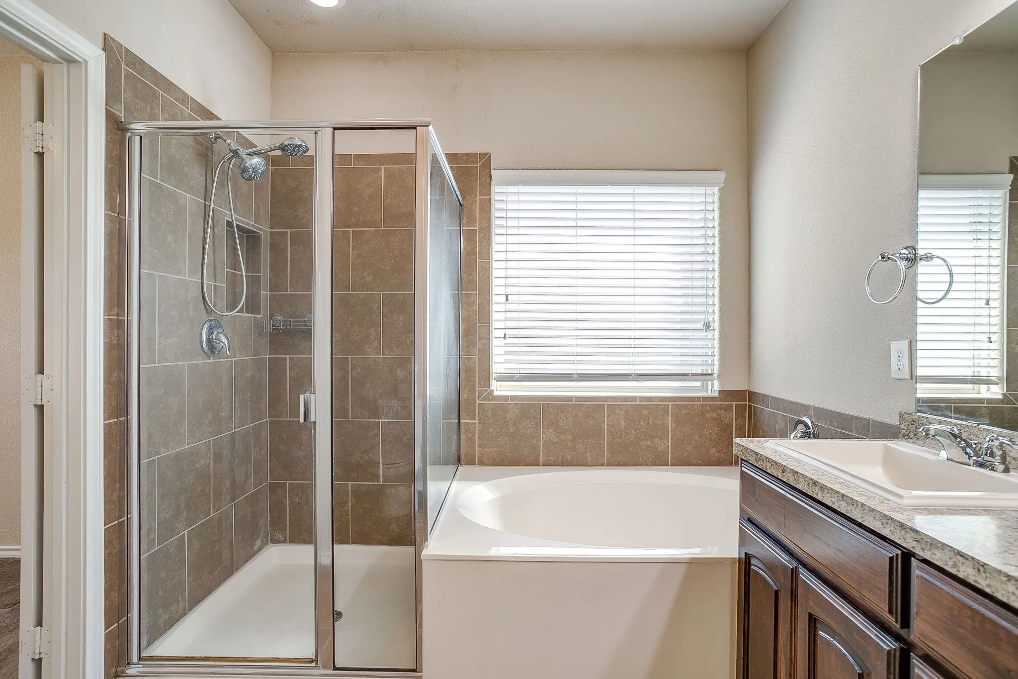 Single Family Residence For Sale in Tarrant County , 1956 Kachina Lodge Road, Fort Worth, Texas 76131, 4 Bedroom, 2 Bathroom, 2 Garage spaces, 1,529 Sqft, built in 2014, mls#21379843, Real Estate Agent in Fort Worth, Homes For Sale in Tarrant county, Homes For Sale in Fort Worth, Realtor in Fort Worth Texas, Real Estate Brokerage Independent Realty Texas, Luminita Cordes Realtor
