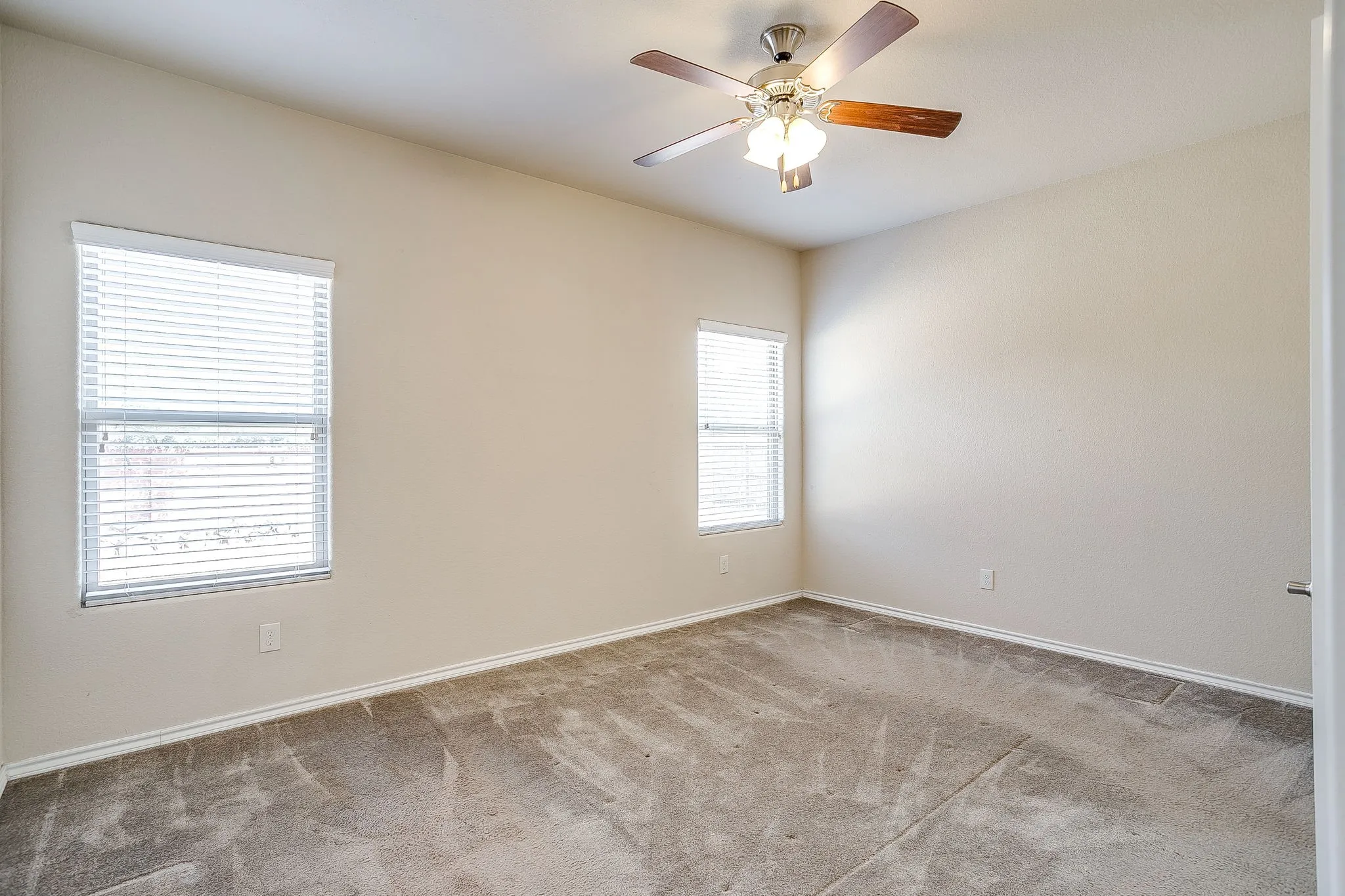 Single Family Residence For Sale in Tarrant County , 1956 Kachina Lodge Road, Fort Worth, Texas 76131, 4 Bedroom, 2 Bathroom, 2 Garage spaces, 1,529 Sqft, built in 2014, mls#21379843, Real Estate Agent in Fort Worth, Homes For Sale in Tarrant county, Homes For Sale in Fort Worth, Realtor in Fort Worth Texas, Real Estate Brokerage Independent Realty Texas, Luminita Cordes Realtor