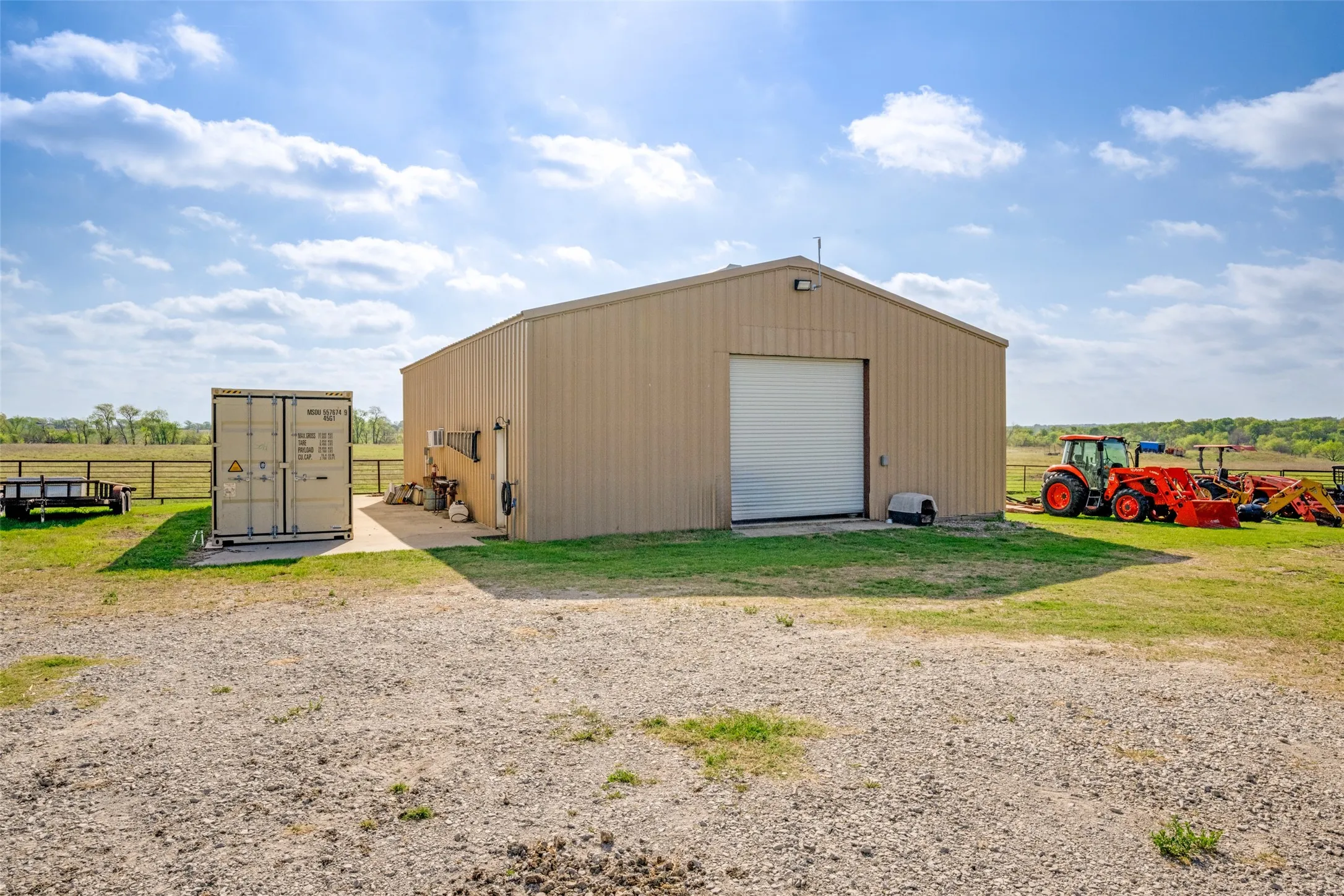 Farm For Sale in Denton County , 5855 Western Star Drive, Justin, Texas 76247, 5 Bedroom, 6 Bathroom, Garage spaces, 3,594 Sqft, built in 2006, mls#21380019, Real Estate Agent in Justin, Homes For Sale in Denton county, Homes For Sale in Justin, Realtor in Justin Texas, Real Estate Brokerage Independent Realty Texas, Luminita Cordes Realtor