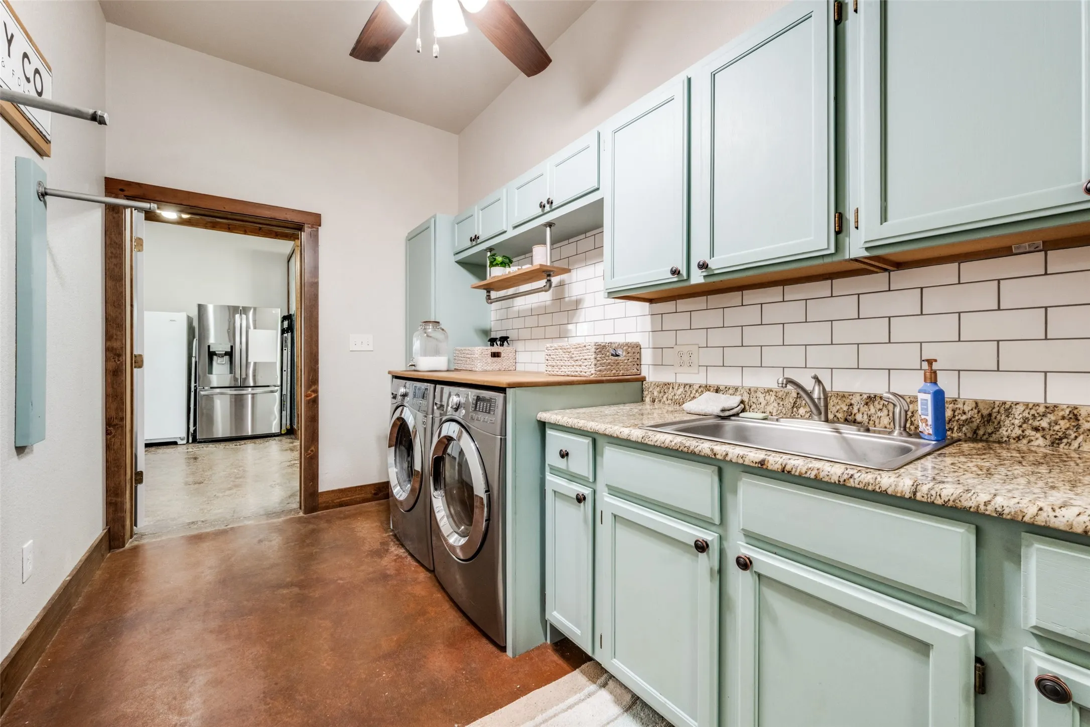Farm For Sale in Denton County , 5855 Western Star Drive, Justin, Texas 76247, 5 Bedroom, 6 Bathroom, Garage spaces, 3,594 Sqft, built in 2006, mls#21380019, Real Estate Agent in Justin, Homes For Sale in Denton county, Homes For Sale in Justin, Realtor in Justin Texas, Real Estate Brokerage Independent Realty Texas, Luminita Cordes Realtor