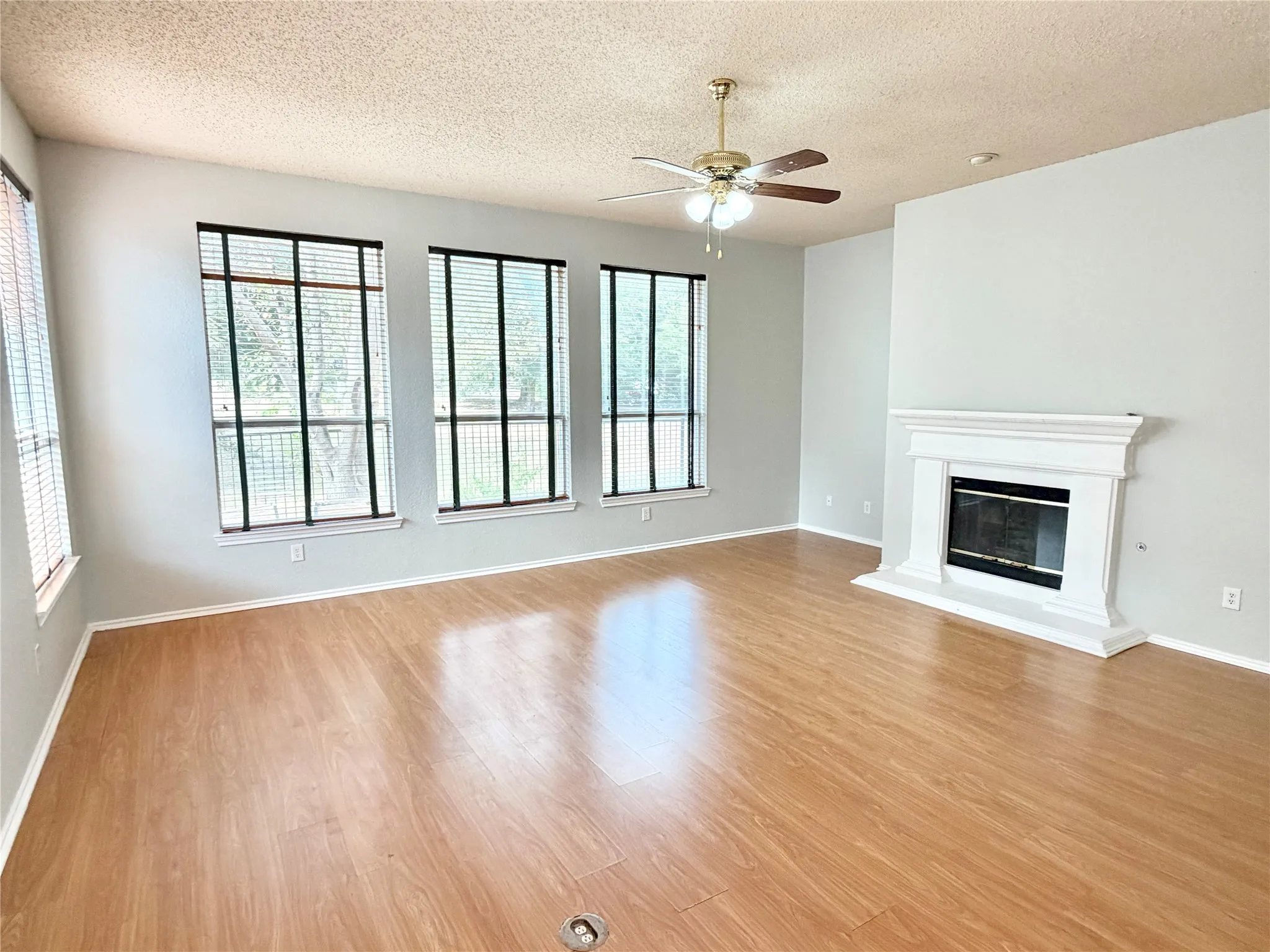 Single Family Residence For Rent in Denton County , 140 Fallkirk Drive, Coppell, Texas 75019, 4 Bedroom, 3 Bathroom, 2 Garage spaces, 2,886 Sqft, built in 1999, mls#21383749, Real Estate Agent in Coppell, Homes For Rent in Denton county, Homes For Rent in Coppell, Realtor in Coppell Texas, Real Estate Brokerage Independent Realty Texas, Luminita Cordes Realtor
