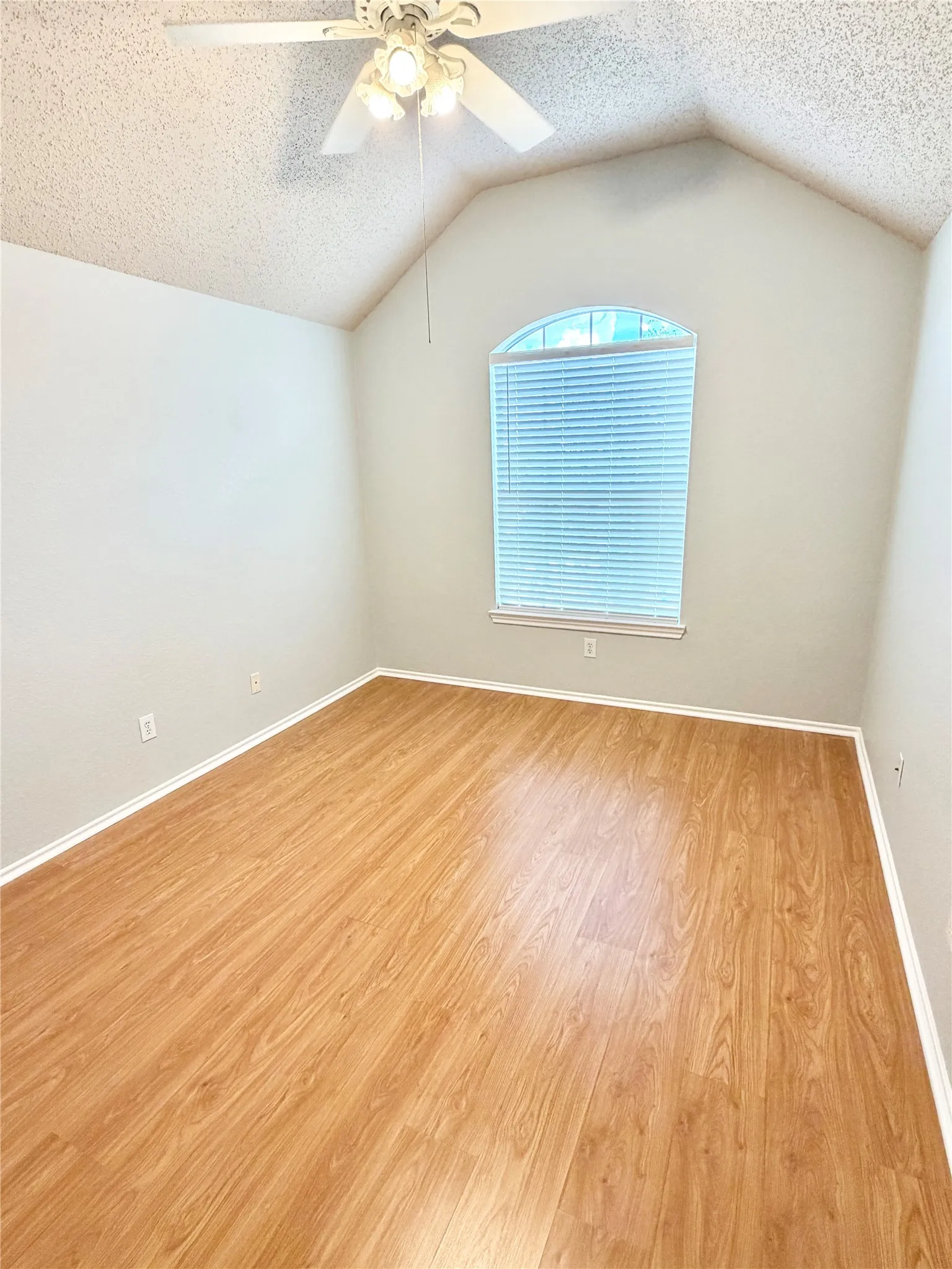 Single Family Residence For Rent in Denton County , 140 Fallkirk Drive, Coppell, Texas 75019, 4 Bedroom, 3 Bathroom, 2 Garage spaces, 2,886 Sqft, built in 1999, mls#21383749, Real Estate Agent in Coppell, Homes For Rent in Denton county, Homes For Rent in Coppell, Realtor in Coppell Texas, Real Estate Brokerage Independent Realty Texas, Luminita Cordes Realtor