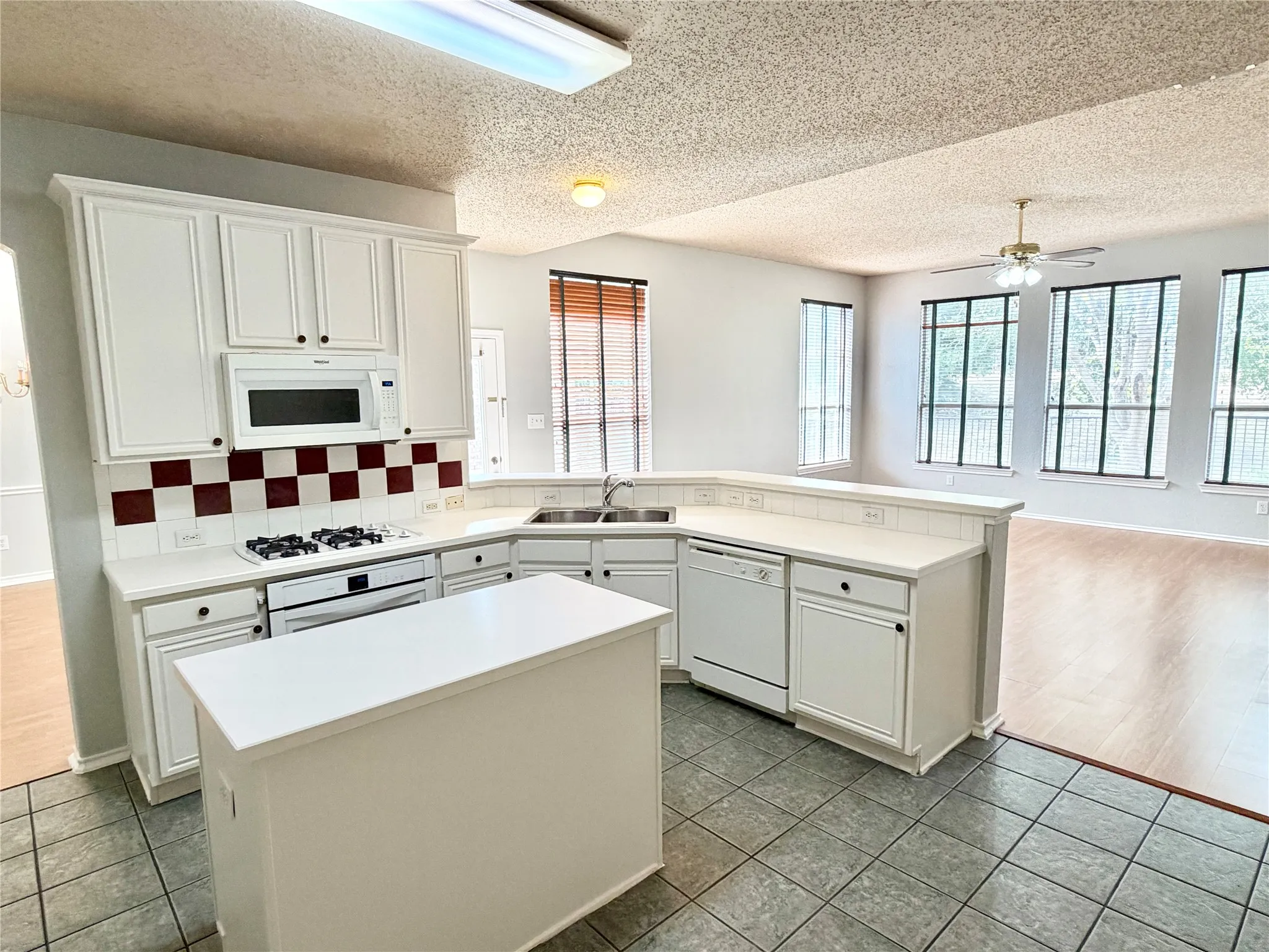 Single Family Residence For Rent in Denton County , 140 Fallkirk Drive, Coppell, Texas 75019, 4 Bedroom, 3 Bathroom, 2 Garage spaces, 2,886 Sqft, built in 1999, mls#21383749, Real Estate Agent in Coppell, Homes For Rent in Denton county, Homes For Rent in Coppell, Realtor in Coppell Texas, Real Estate Brokerage Independent Realty Texas, Luminita Cordes Realtor