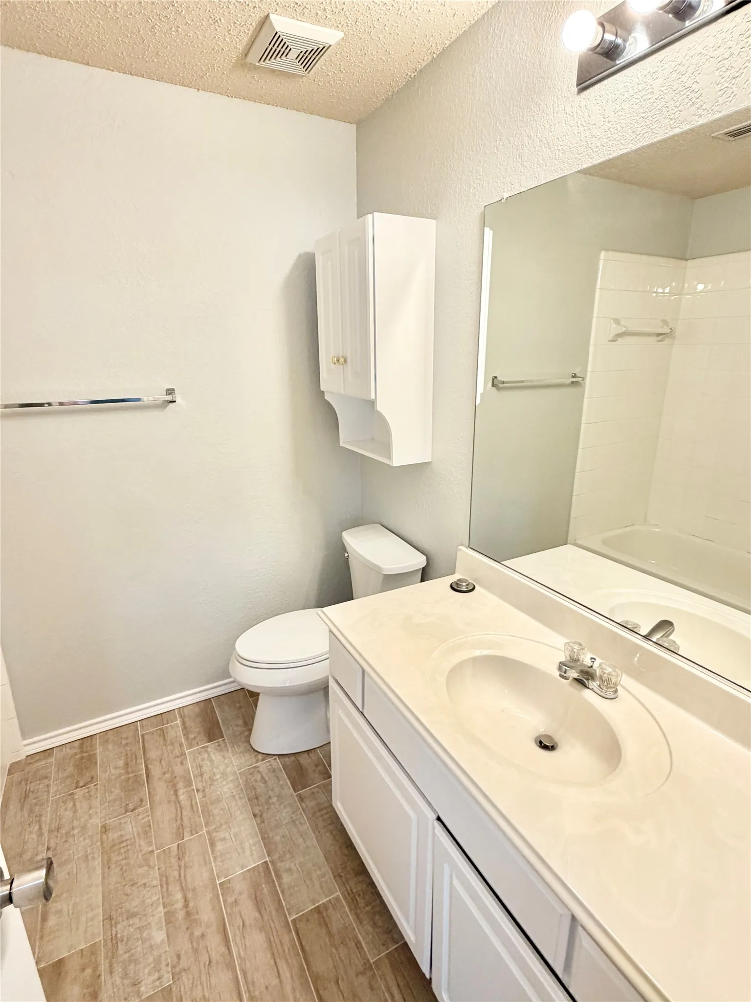Single Family Residence For Rent in Denton County , 140 Fallkirk Drive, Coppell, Texas 75019, 4 Bedroom, 3 Bathroom, 2 Garage spaces, 2,886 Sqft, built in 1999, mls#21383749, Real Estate Agent in Coppell, Homes For Rent in Denton county, Homes For Rent in Coppell, Realtor in Coppell Texas, Real Estate Brokerage Independent Realty Texas, Luminita Cordes Realtor