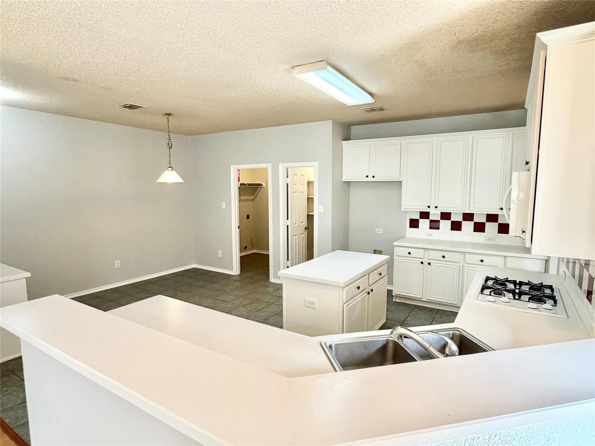 Single Family Residence For Rent in Denton County , 140 Fallkirk Drive, Coppell, Texas 75019, 4 Bedroom, 3 Bathroom, 2 Garage spaces, 2,886 Sqft, built in 1999, mls#21383749, Real Estate Agent in Coppell, Homes For Rent in Denton county, Homes For Rent in Coppell, Realtor in Coppell Texas, Real Estate Brokerage Independent Realty Texas, Luminita Cordes Realtor