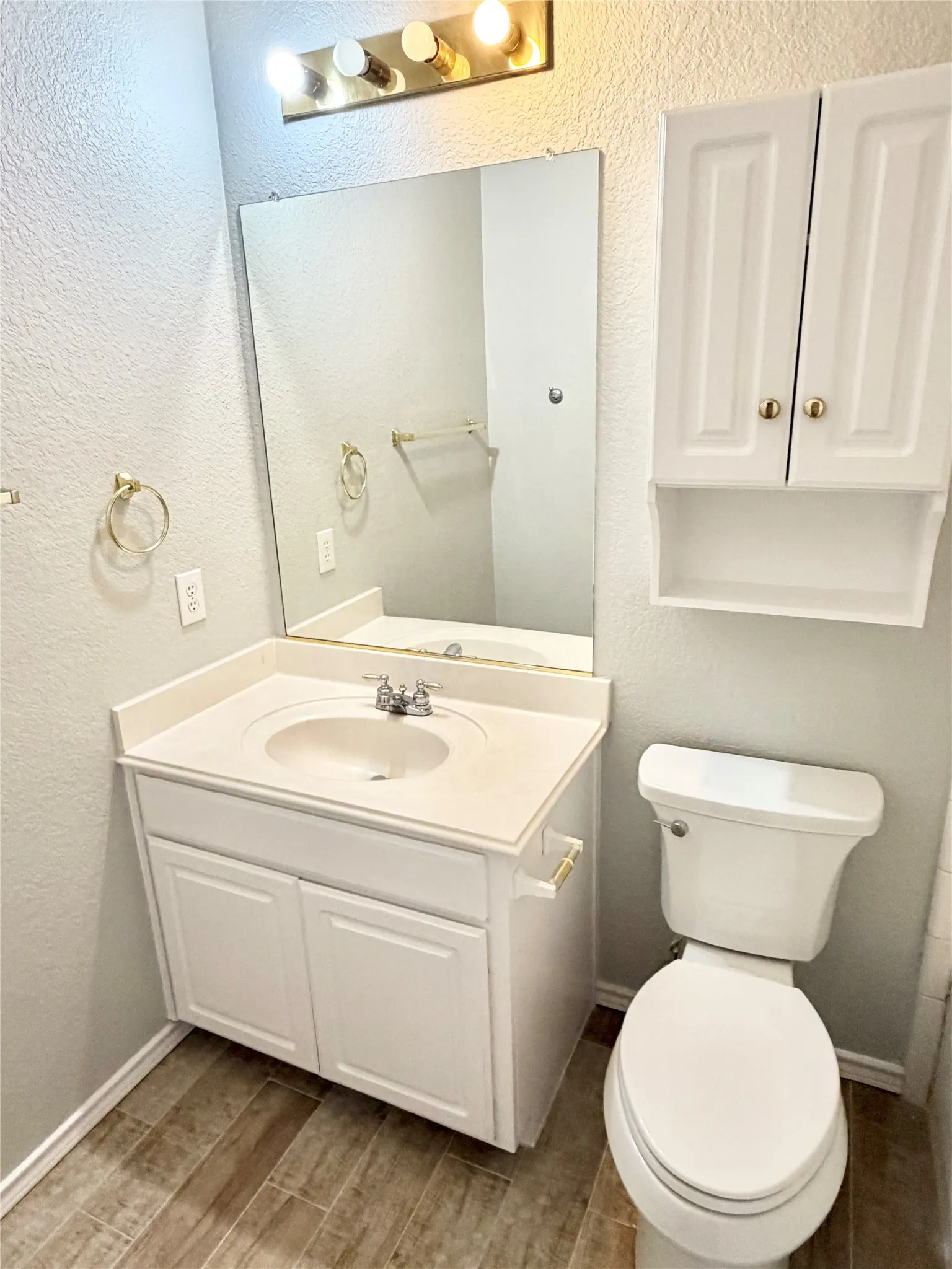 Single Family Residence For Rent in Denton County , 140 Fallkirk Drive, Coppell, Texas 75019, 4 Bedroom, 3 Bathroom, 2 Garage spaces, 2,886 Sqft, built in 1999, mls#21383749, Real Estate Agent in Coppell, Homes For Rent in Denton county, Homes For Rent in Coppell, Realtor in Coppell Texas, Real Estate Brokerage Independent Realty Texas, Luminita Cordes Realtor