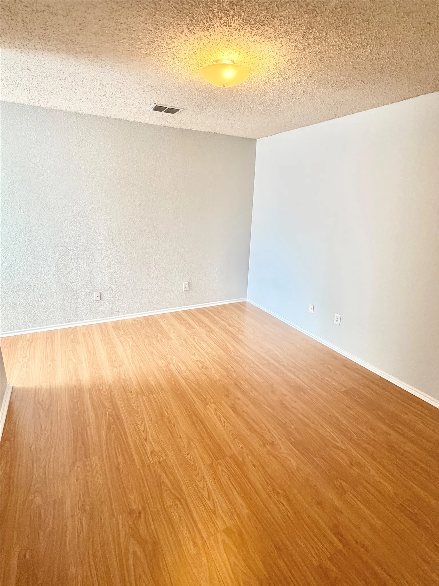 Single Family Residence For Rent in Denton County , 140 Fallkirk Drive, Coppell, Texas 75019, 4 Bedroom, 3 Bathroom, 2 Garage spaces, 2,886 Sqft, built in 1999, mls#21383749, Real Estate Agent in Coppell, Homes For Rent in Denton county, Homes For Rent in Coppell, Realtor in Coppell Texas, Real Estate Brokerage Independent Realty Texas, Luminita Cordes Realtor
