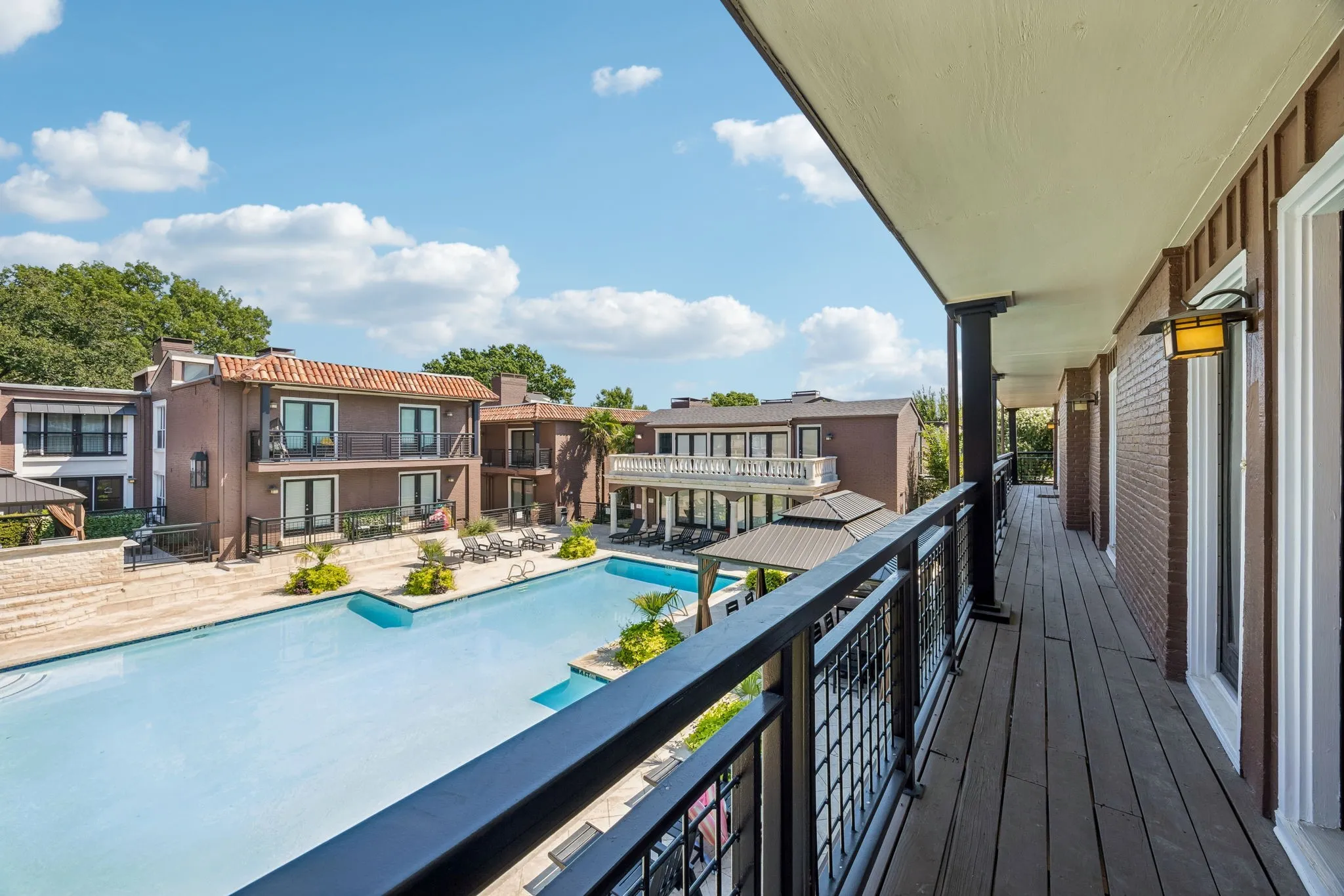 Condominium For Sale in Dallas County , 5926 Sandhurst Lane 224, Dallas, Texas 75206, 2 Bedroom, 2 Bathroom, Garage spaces, 1,046 Sqft, built in 1967, mls#21384050, Real Estate Agent in Dallas, Homes For Sale in Dallas county, Homes For Sale in Dallas, Realtor in Dallas Texas, Real Estate Brokerage Independent Realty Texas, Luminita Cordes Realtor
