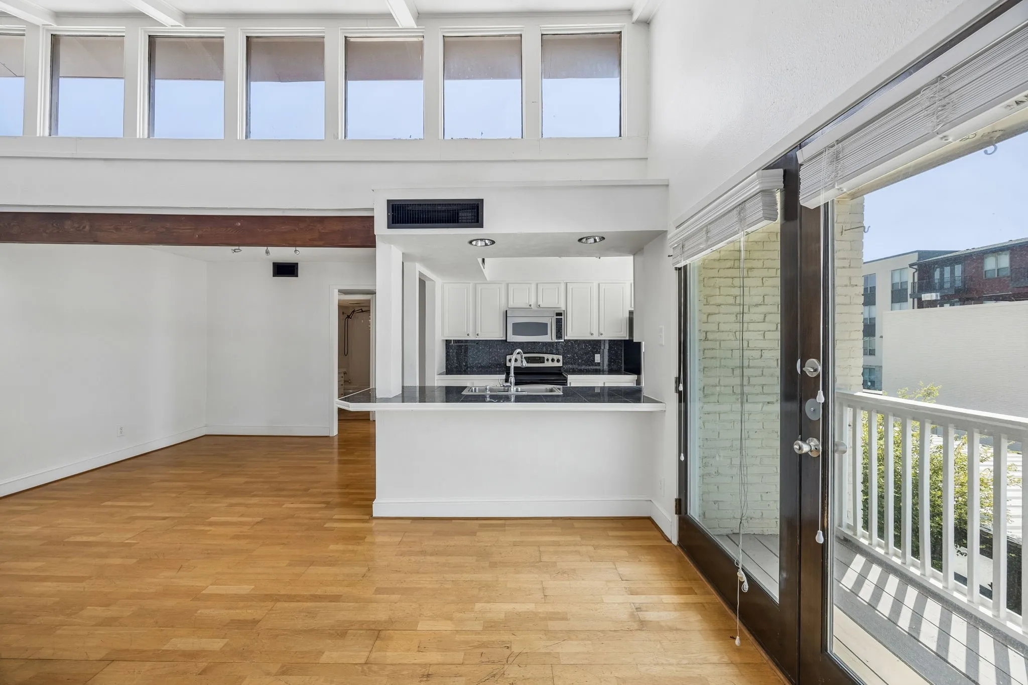 Condominium For Sale in Dallas County , 5926 Sandhurst Lane 224, Dallas, Texas 75206, 2 Bedroom, 2 Bathroom, Garage spaces, 1,046 Sqft, built in 1967, mls#21384050, Real Estate Agent in Dallas, Homes For Sale in Dallas county, Homes For Sale in Dallas, Realtor in Dallas Texas, Real Estate Brokerage Independent Realty Texas, Luminita Cordes Realtor