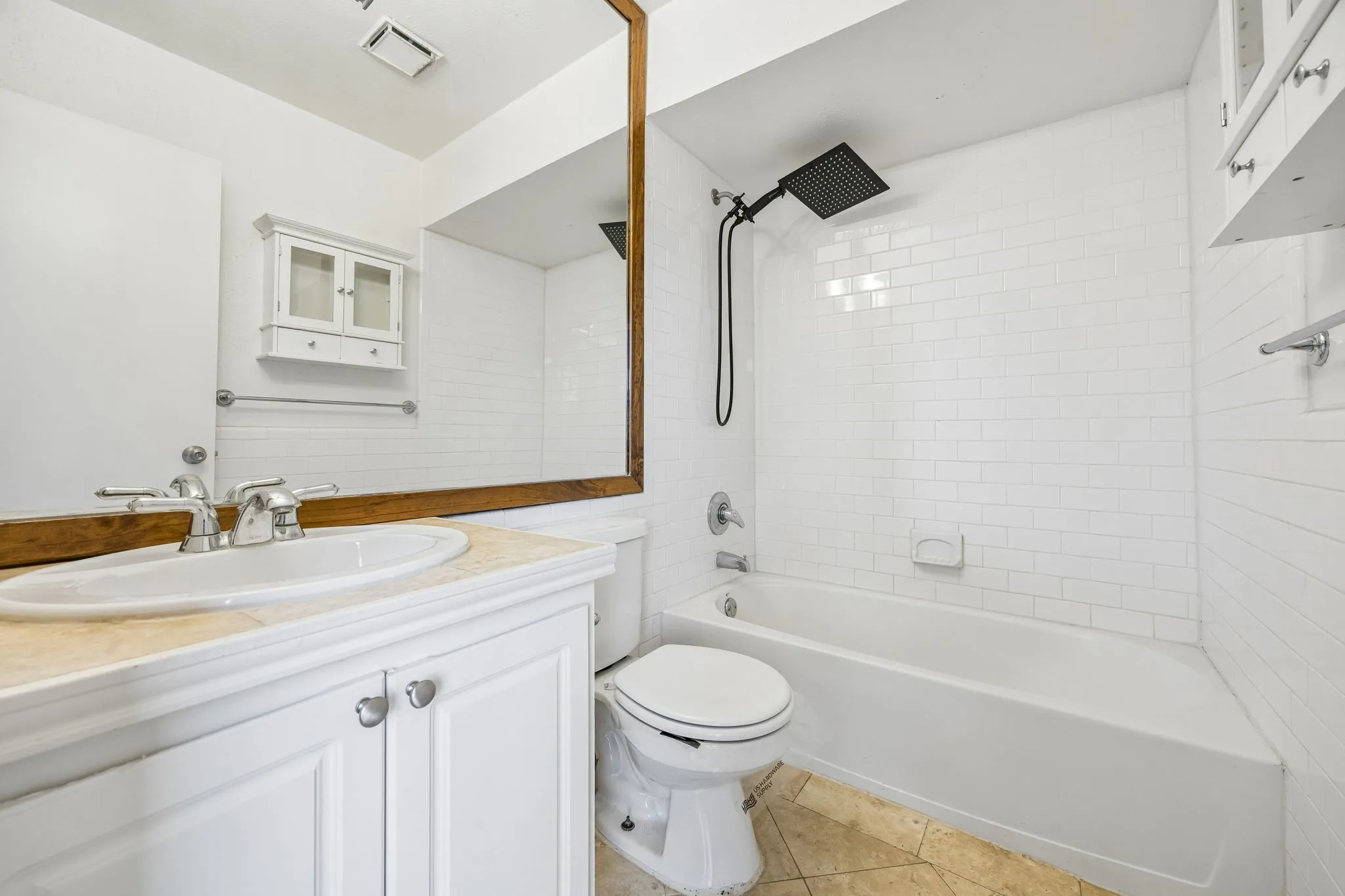 Condominium For Sale in Dallas County , 5926 Sandhurst Lane 224, Dallas, Texas 75206, 2 Bedroom, 2 Bathroom, Garage spaces, 1,046 Sqft, built in 1967, mls#21384050, Real Estate Agent in Dallas, Homes For Sale in Dallas county, Homes For Sale in Dallas, Realtor in Dallas Texas, Real Estate Brokerage Independent Realty Texas, Luminita Cordes Realtor