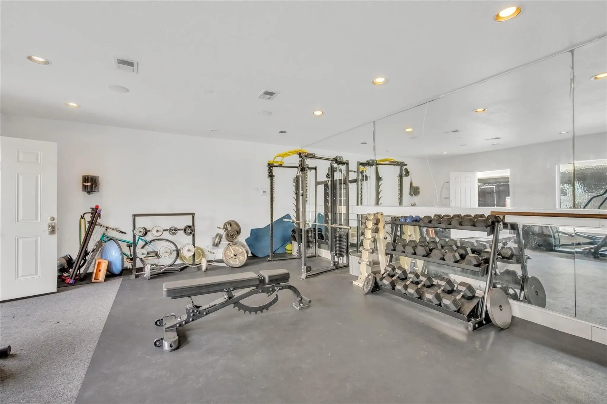Condominium For Sale in Dallas County , 5926 Sandhurst Lane 224, Dallas, Texas 75206, 2 Bedroom, 2 Bathroom, Garage spaces, 1,046 Sqft, built in 1967, mls#21384050, Real Estate Agent in Dallas, Homes For Sale in Dallas county, Homes For Sale in Dallas, Realtor in Dallas Texas, Real Estate Brokerage Independent Realty Texas, Luminita Cordes Realtor