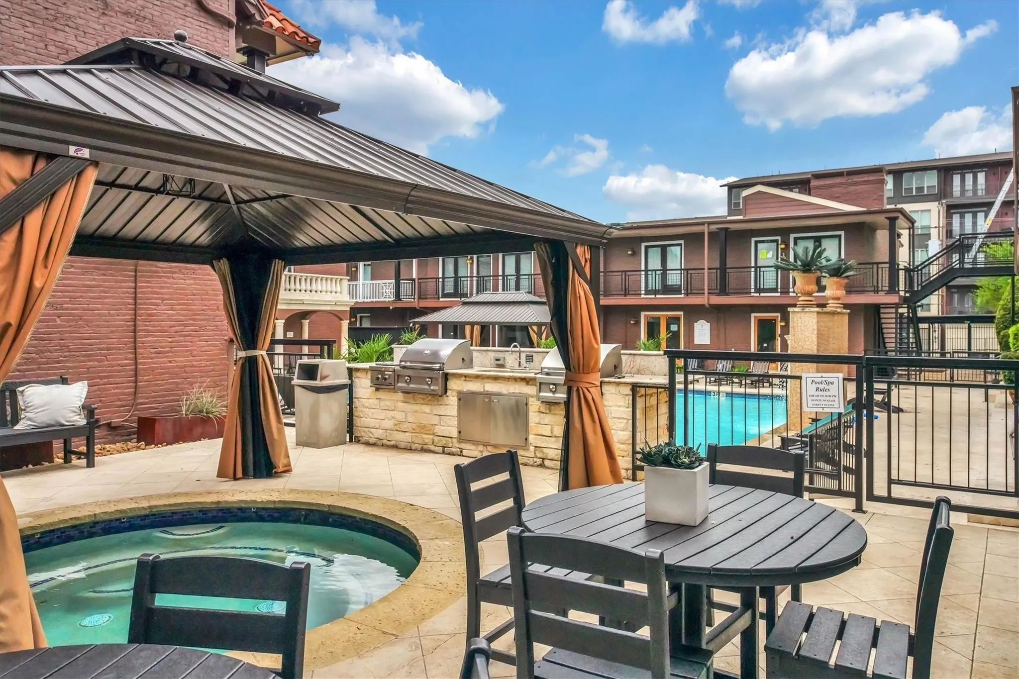 Condominium For Sale in Dallas County , 5926 Sandhurst Lane 224, Dallas, Texas 75206, 2 Bedroom, 2 Bathroom, Garage spaces, 1,046 Sqft, built in 1967, mls#21384050, Real Estate Agent in Dallas, Homes For Sale in Dallas county, Homes For Sale in Dallas, Realtor in Dallas Texas, Real Estate Brokerage Independent Realty Texas, Luminita Cordes Realtor