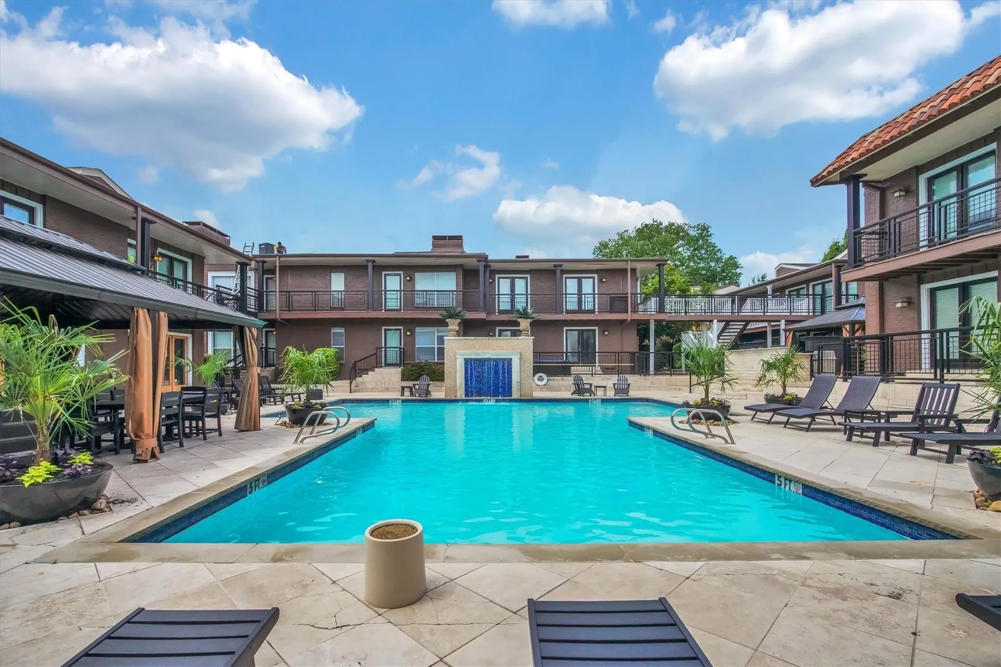 Condominium For Sale in Dallas County , 5926 Sandhurst Lane 224, Dallas, Texas 75206, 2 Bedroom, 2 Bathroom, Garage spaces, 1,046 Sqft, built in 1967, mls#21384050, Real Estate Agent in Dallas, Homes For Sale in Dallas county, Homes For Sale in Dallas, Realtor in Dallas Texas, Real Estate Brokerage Independent Realty Texas, Luminita Cordes Realtor
