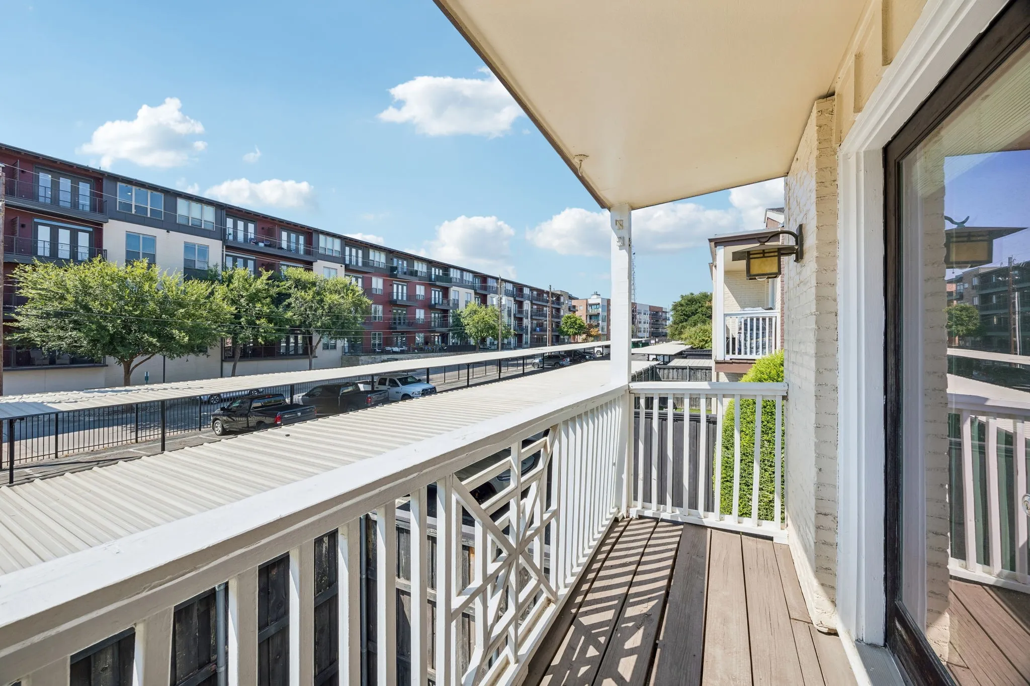 Condominium For Sale in Dallas County , 5926 Sandhurst Lane 224, Dallas, Texas 75206, 2 Bedroom, 2 Bathroom, Garage spaces, 1,046 Sqft, built in 1967, mls#21384050, Real Estate Agent in Dallas, Homes For Sale in Dallas county, Homes For Sale in Dallas, Realtor in Dallas Texas, Real Estate Brokerage Independent Realty Texas, Luminita Cordes Realtor