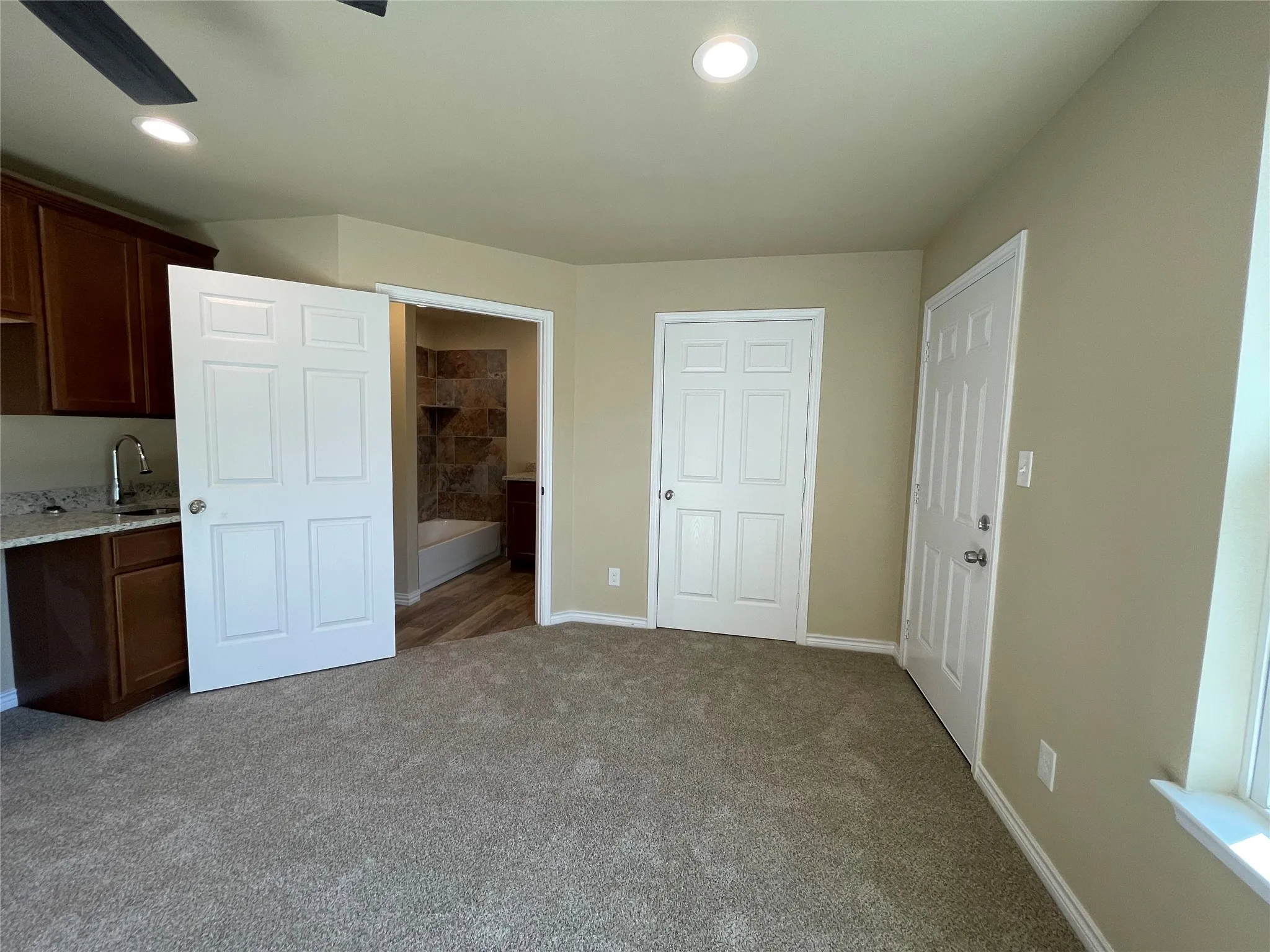 Single Family Residence For Sale in Hunt County , 721 HILLBURN, West Tawakoni, Texas 75474, 4 Bedroom, 3 Bathroom, 2 Garage spaces, 1,577 Sqft, built in 2023, mls#21372107, Real Estate Agent in West Tawakoni, Homes For Sale in Hunt county, Homes For Sale in West Tawakoni, Realtor in West Tawakoni Texas, Real Estate Brokerage Independent Realty Texas, Luminita Cordes Realtor