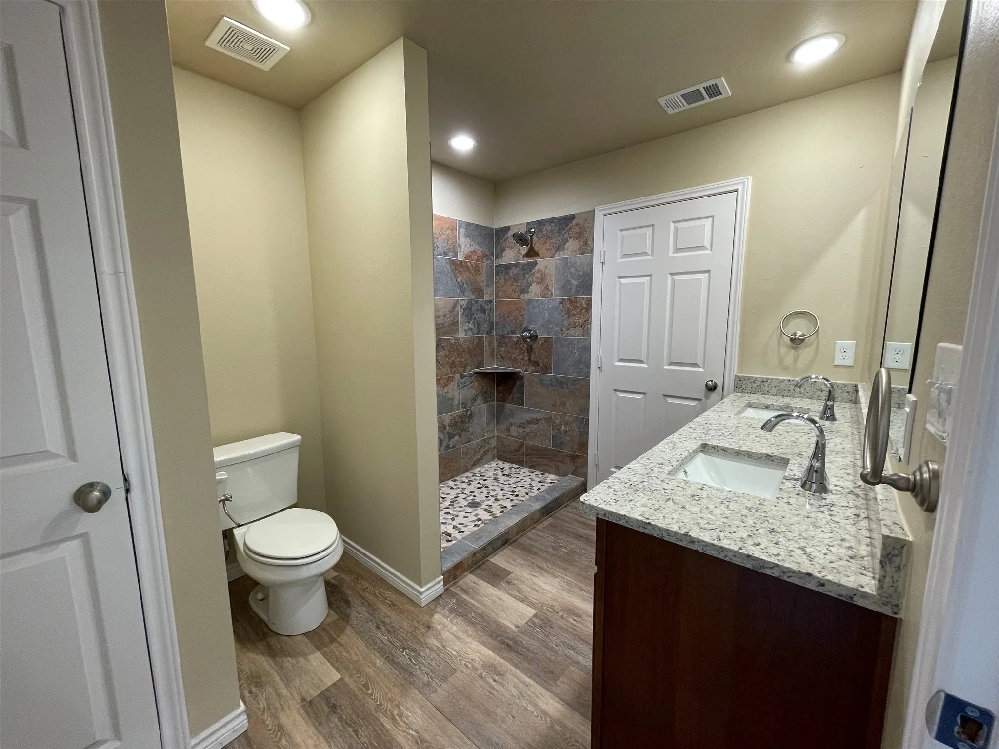 Single Family Residence For Sale in Hunt County , 721 HILLBURN, West Tawakoni, Texas 75474, 4 Bedroom, 3 Bathroom, 2 Garage spaces, 1,577 Sqft, built in 2023, mls#21372107, Real Estate Agent in West Tawakoni, Homes For Sale in Hunt county, Homes For Sale in West Tawakoni, Realtor in West Tawakoni Texas, Real Estate Brokerage Independent Realty Texas, Luminita Cordes Realtor