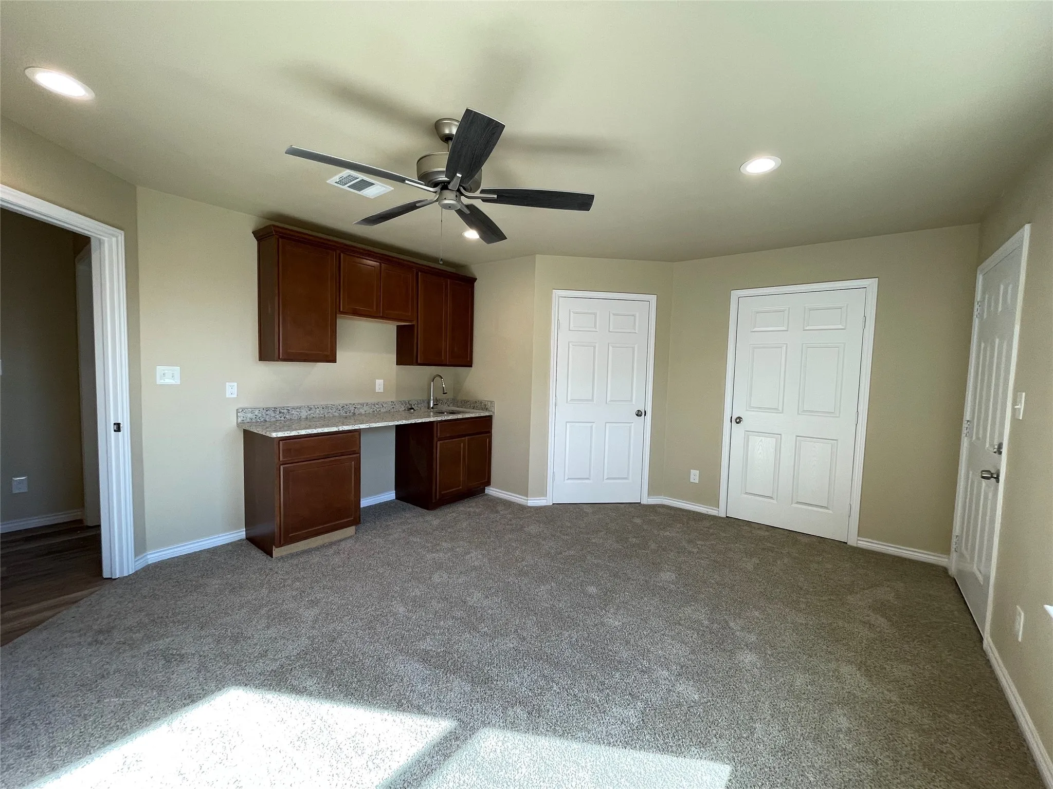 Single Family Residence For Sale in Hunt County , 721 HILLBURN, West Tawakoni, Texas 75474, 4 Bedroom, 3 Bathroom, 2 Garage spaces, 1,577 Sqft, built in 2023, mls#21372107, Real Estate Agent in West Tawakoni, Homes For Sale in Hunt county, Homes For Sale in West Tawakoni, Realtor in West Tawakoni Texas, Real Estate Brokerage Independent Realty Texas, Luminita Cordes Realtor