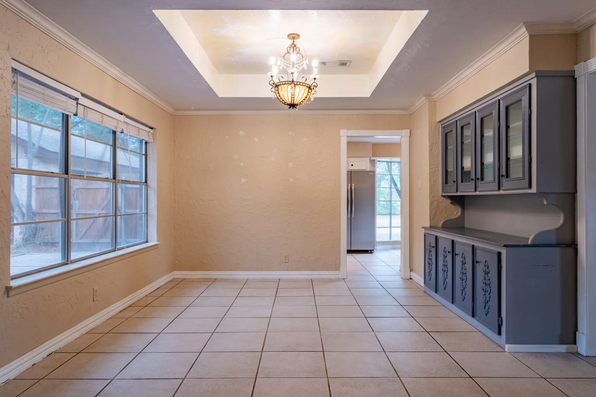 Single Family Residence For Sale in Tarrant County , 156 S Pearson, Keller, Texas 76248, 4 Bedroom, 3 Bathroom, 3 Garage spaces, 3,041 Sqft, built in 1972, mls#21384071, Real Estate Agent in Keller, Homes For Sale in Tarrant county, Homes For Sale in Keller, Realtor in Keller Texas, Real Estate Brokerage Independent Realty Texas, Luminita Cordes Realtor