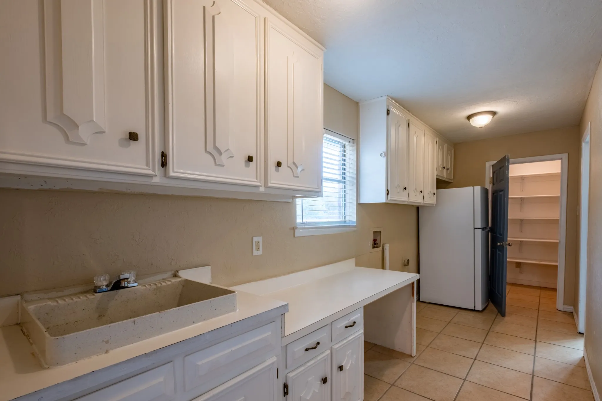 Single Family Residence For Sale in Tarrant County , 156 S Pearson, Keller, Texas 76248, 4 Bedroom, 3 Bathroom, 3 Garage spaces, 3,041 Sqft, built in 1972, mls#21384071, Real Estate Agent in Keller, Homes For Sale in Tarrant county, Homes For Sale in Keller, Realtor in Keller Texas, Real Estate Brokerage Independent Realty Texas, Luminita Cordes Realtor