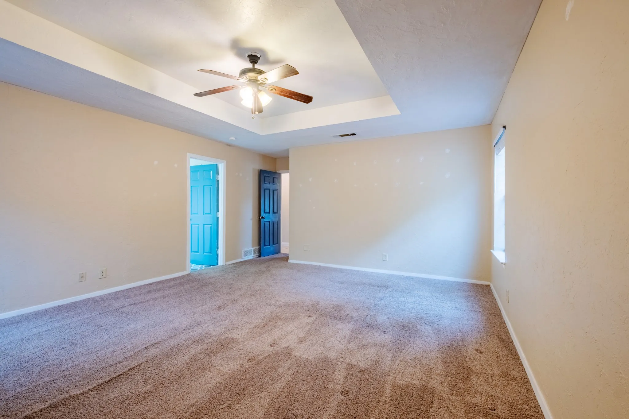 Single Family Residence For Sale in Tarrant County , 156 S Pearson, Keller, Texas 76248, 4 Bedroom, 3 Bathroom, 3 Garage spaces, 3,041 Sqft, built in 1972, mls#21384071, Real Estate Agent in Keller, Homes For Sale in Tarrant county, Homes For Sale in Keller, Realtor in Keller Texas, Real Estate Brokerage Independent Realty Texas, Luminita Cordes Realtor