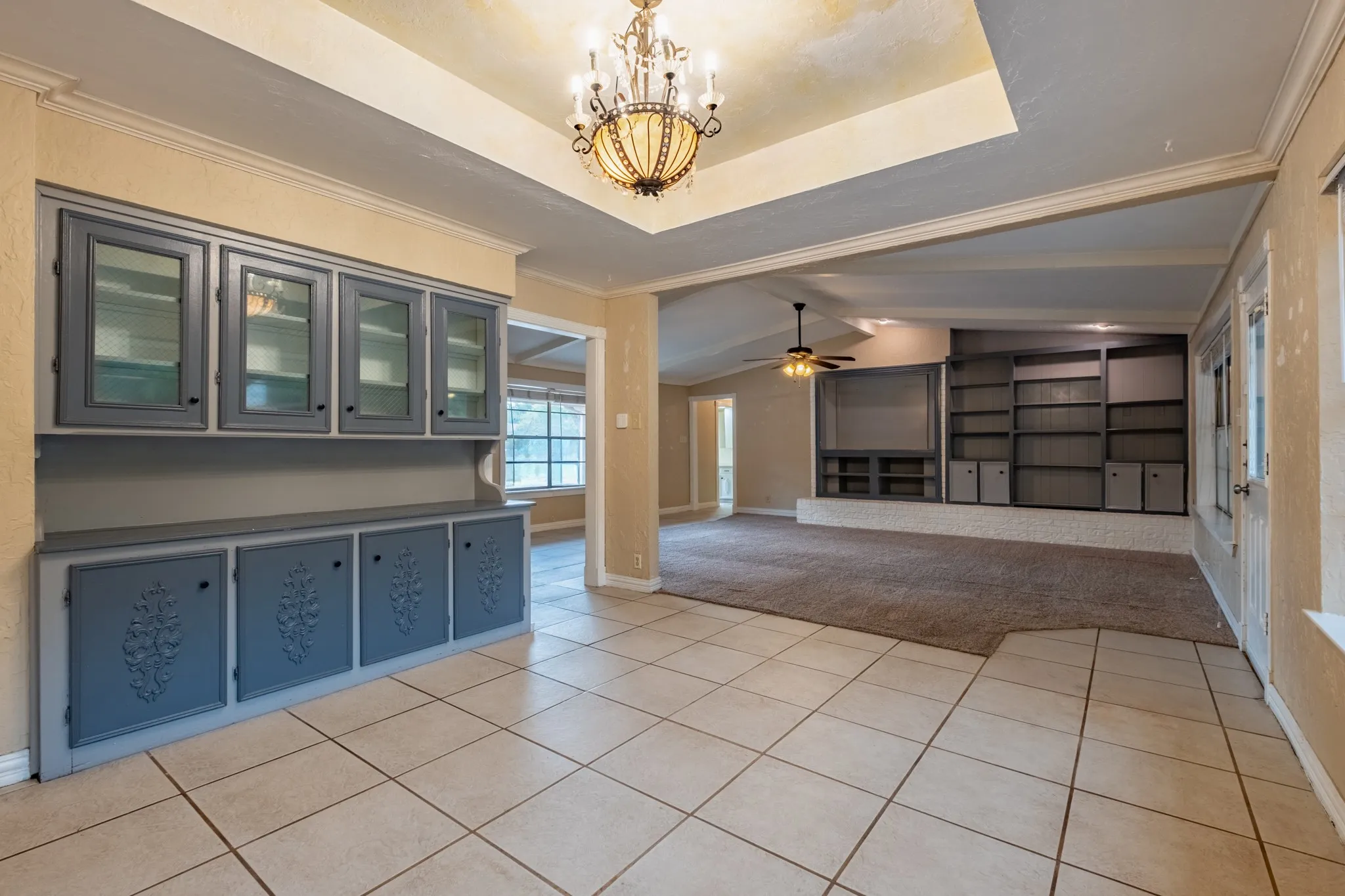 Single Family Residence For Sale in Tarrant County , 156 S Pearson, Keller, Texas 76248, 4 Bedroom, 3 Bathroom, 3 Garage spaces, 3,041 Sqft, built in 1972, mls#21384071, Real Estate Agent in Keller, Homes For Sale in Tarrant county, Homes For Sale in Keller, Realtor in Keller Texas, Real Estate Brokerage Independent Realty Texas, Luminita Cordes Realtor