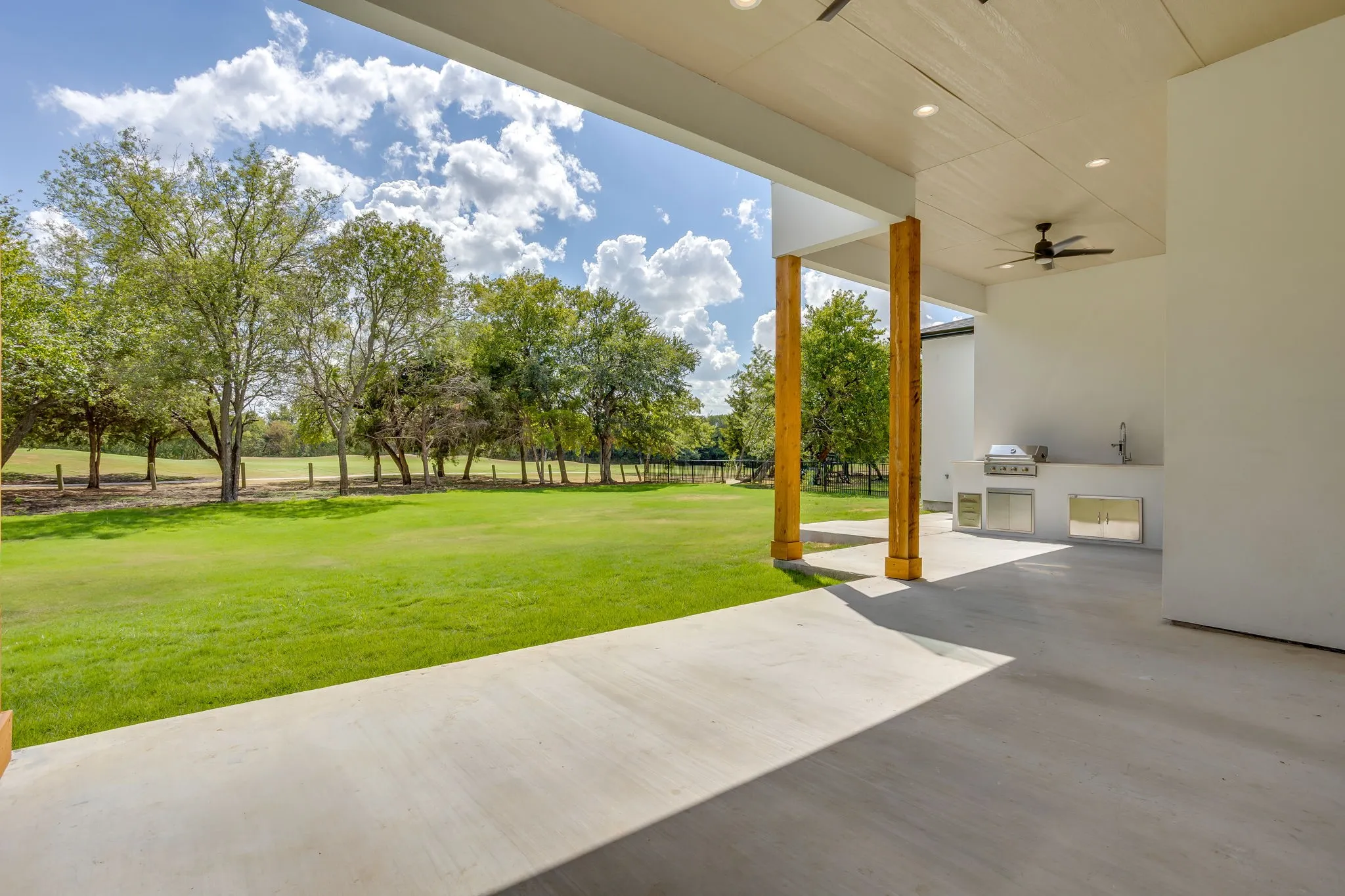 Single Family Residence For Sale in Dallas County , 1024 Parview Circle, Grand Prairie, Texas 75104, 5 Bedroom, 8 Bathroom, 3 Garage spaces, 5,256 Sqft, built in 2026, mls#21357761, Real Estate Agent in Grand Prairie, Homes For Sale in Dallas county, Homes For Sale in Grand Prairie, Realtor in Grand Prairie Texas, Real Estate Brokerage Independent Realty Texas, Luminita Cordes Realtor