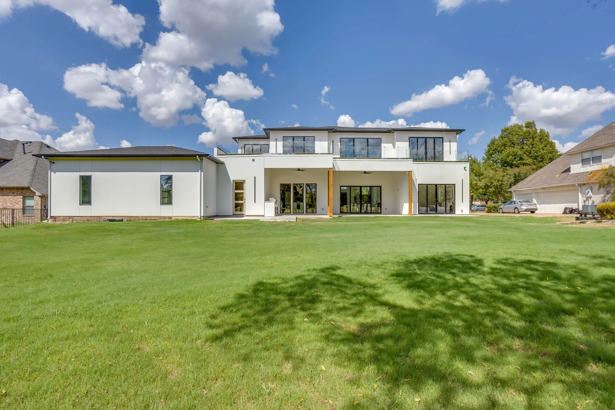 Single Family Residence For Sale in Dallas County , 1024 Parview Circle, Grand Prairie, Texas 75104, 5 Bedroom, 8 Bathroom, 3 Garage spaces, 5,256 Sqft, built in 2026, mls#21357761, Real Estate Agent in Grand Prairie, Homes For Sale in Dallas county, Homes For Sale in Grand Prairie, Realtor in Grand Prairie Texas, Real Estate Brokerage Independent Realty Texas, Luminita Cordes Realtor