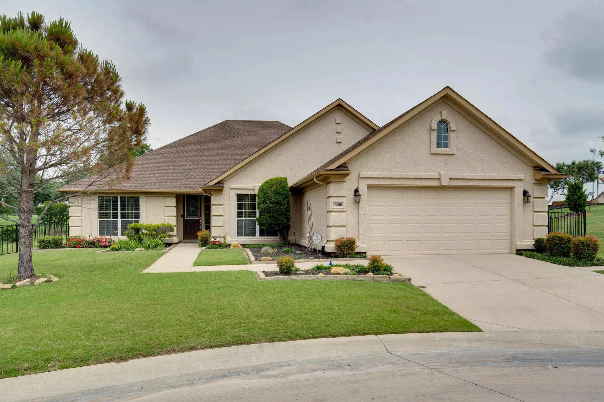 Single Family Residence For Rent in Denton County , 9600 Colbert Cove, Denton, Texas 76207, 2 Bedroom, 2 Bathroom, 2 Garage spaces, 1,845 Sqft, built in 2005, mls#21383306, Real Estate Agent in Denton, Homes For Rent in Denton county, Homes For Rent in Denton, Realtor in Denton Texas, Real Estate Brokerage Independent Realty Texas, Luminita Cordes Realtor