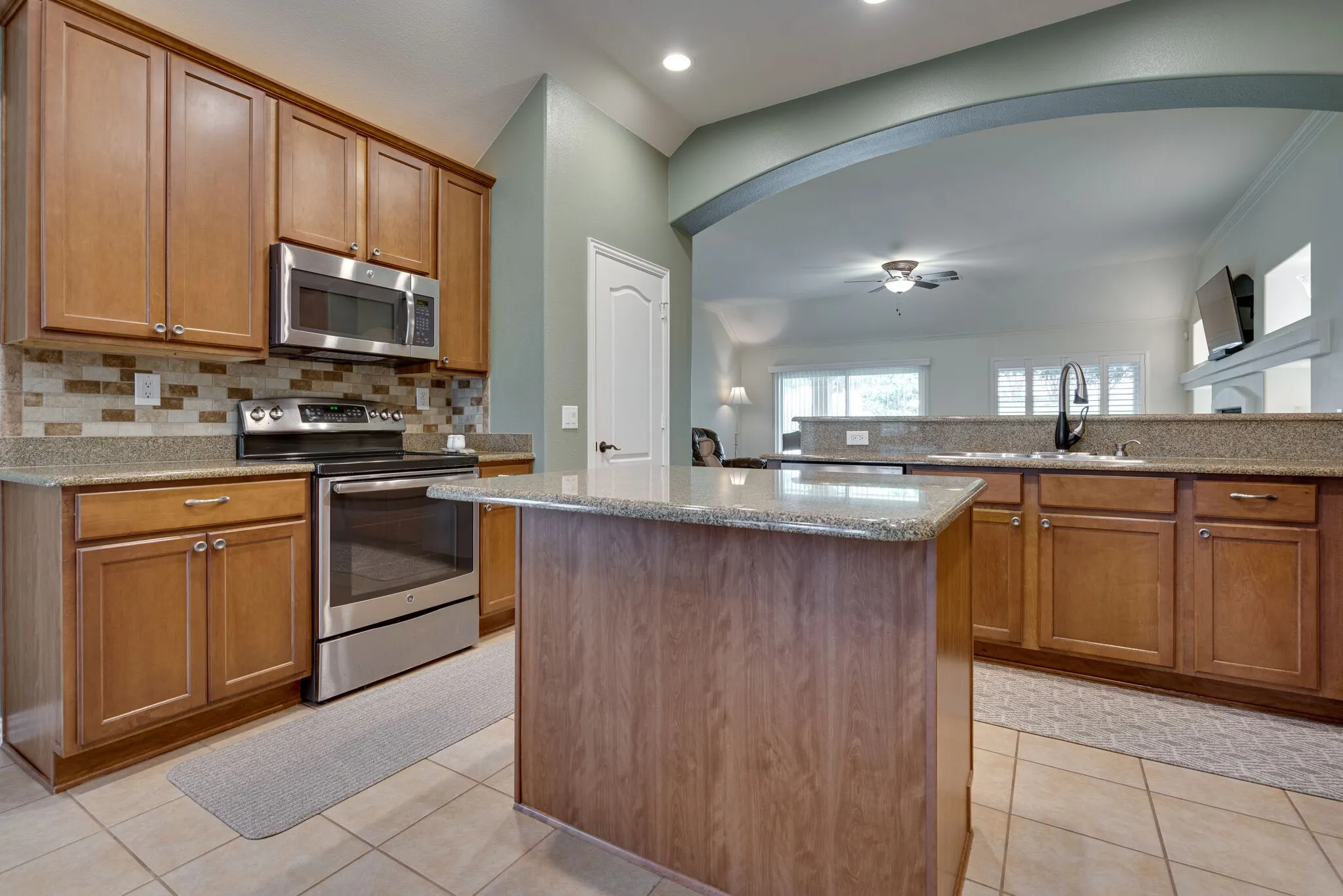 Single Family Residence For Rent in Denton County , 9600 Colbert Cove, Denton, Texas 76207, 2 Bedroom, 2 Bathroom, 2 Garage spaces, 1,845 Sqft, built in 2005, mls#21383306, Real Estate Agent in Denton, Homes For Rent in Denton county, Homes For Rent in Denton, Realtor in Denton Texas, Real Estate Brokerage Independent Realty Texas, Luminita Cordes Realtor