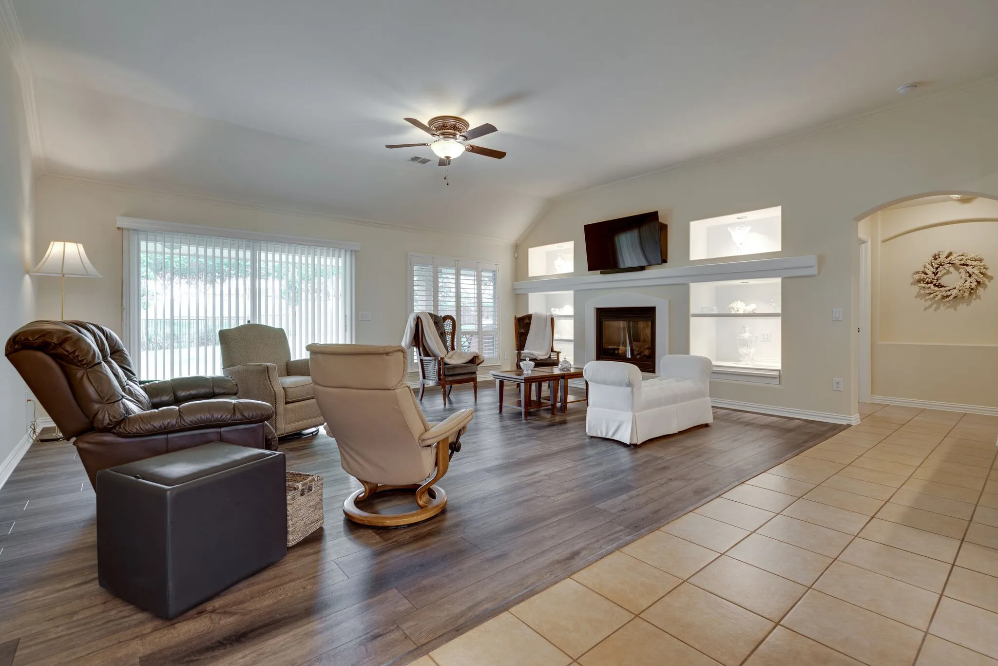 Single Family Residence For Rent in Denton County , 9600 Colbert Cove, Denton, Texas 76207, 2 Bedroom, 2 Bathroom, 2 Garage spaces, 1,845 Sqft, built in 2005, mls#21383306, Real Estate Agent in Denton, Homes For Rent in Denton county, Homes For Rent in Denton, Realtor in Denton Texas, Real Estate Brokerage Independent Realty Texas, Luminita Cordes Realtor
