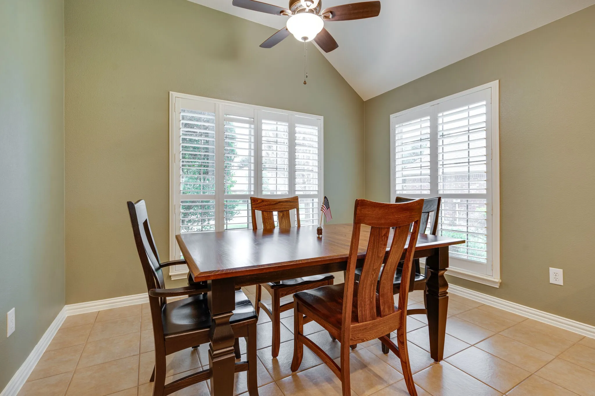 Single Family Residence For Rent in Denton County , 9600 Colbert Cove, Denton, Texas 76207, 2 Bedroom, 2 Bathroom, 2 Garage spaces, 1,845 Sqft, built in 2005, mls#21383306, Real Estate Agent in Denton, Homes For Rent in Denton county, Homes For Rent in Denton, Realtor in Denton Texas, Real Estate Brokerage Independent Realty Texas, Luminita Cordes Realtor
