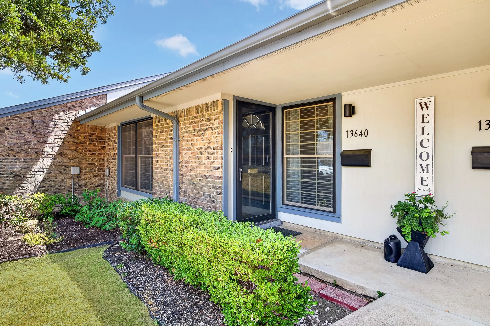 Townhouse For Sale in Dallas County , 13640 Flagstone Lane, Dallas, Texas 75240, 2 Bedroom, 2 Bathroom, Garage spaces, 1,200 Sqft, built in 1970, mls#21376076, Real Estate Agent in Dallas, Homes For Sale in Dallas county, Homes For Sale in Dallas, Realtor in Dallas Texas, Real Estate Brokerage Independent Realty Texas, Luminita Cordes Realtor