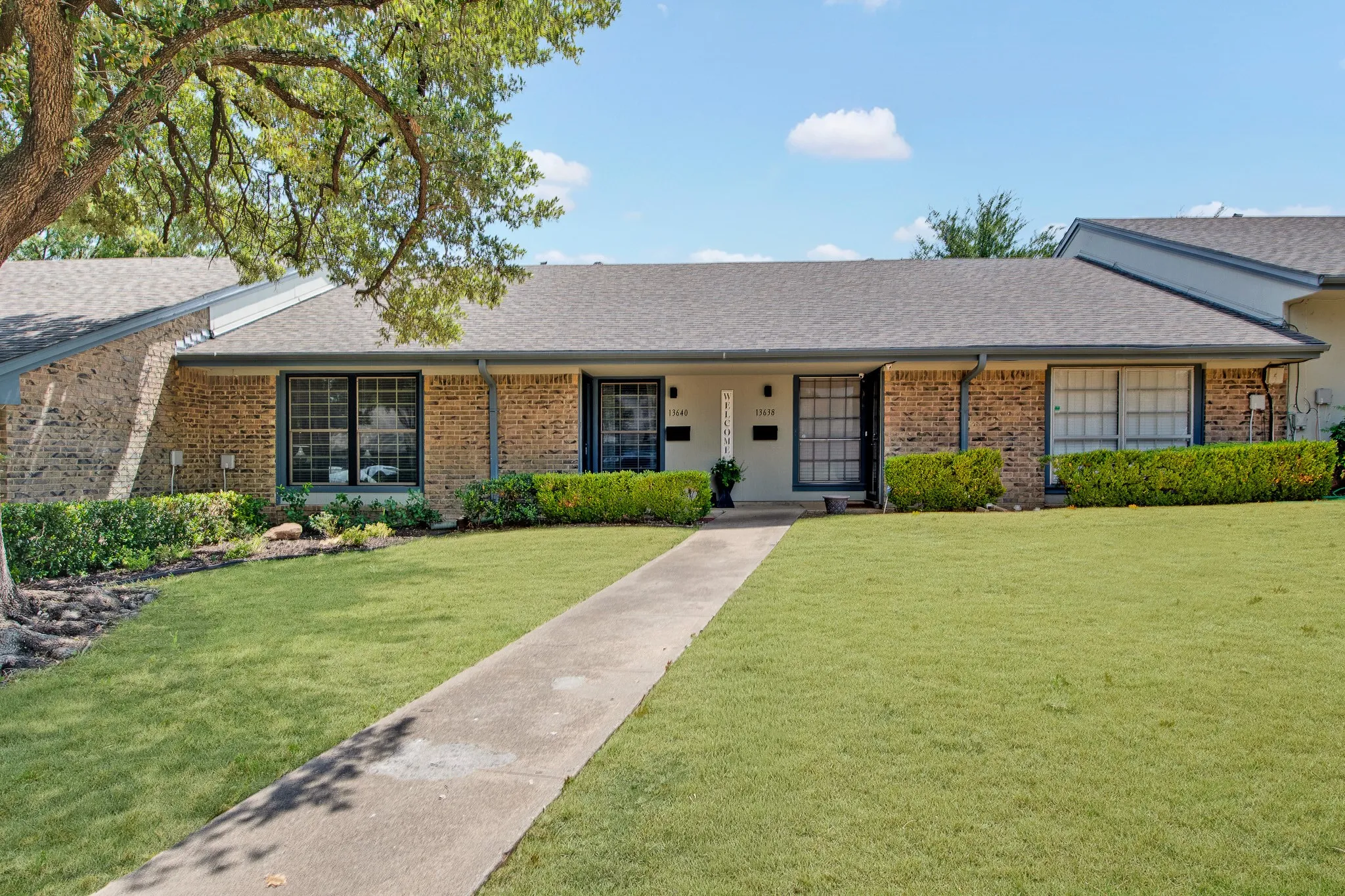 Townhouse For Sale in Dallas County , 13640 Flagstone Lane, Dallas, Texas 75240, 2 Bedroom, 2 Bathroom, Garage spaces, 1,200 Sqft, built in 1970, mls#21376076, Real Estate Agent in Dallas, Homes For Sale in Dallas county, Homes For Sale in Dallas, Realtor in Dallas Texas, Real Estate Brokerage Independent Realty Texas, Luminita Cordes Realtor