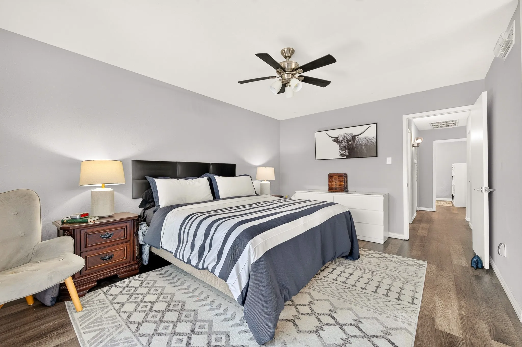 Townhouse For Sale in Dallas County , 13640 Flagstone Lane, Dallas, Texas 75240, 2 Bedroom, 2 Bathroom, Garage spaces, 1,200 Sqft, built in 1970, mls#21376076, Real Estate Agent in Dallas, Homes For Sale in Dallas county, Homes For Sale in Dallas, Realtor in Dallas Texas, Real Estate Brokerage Independent Realty Texas, Luminita Cordes Realtor