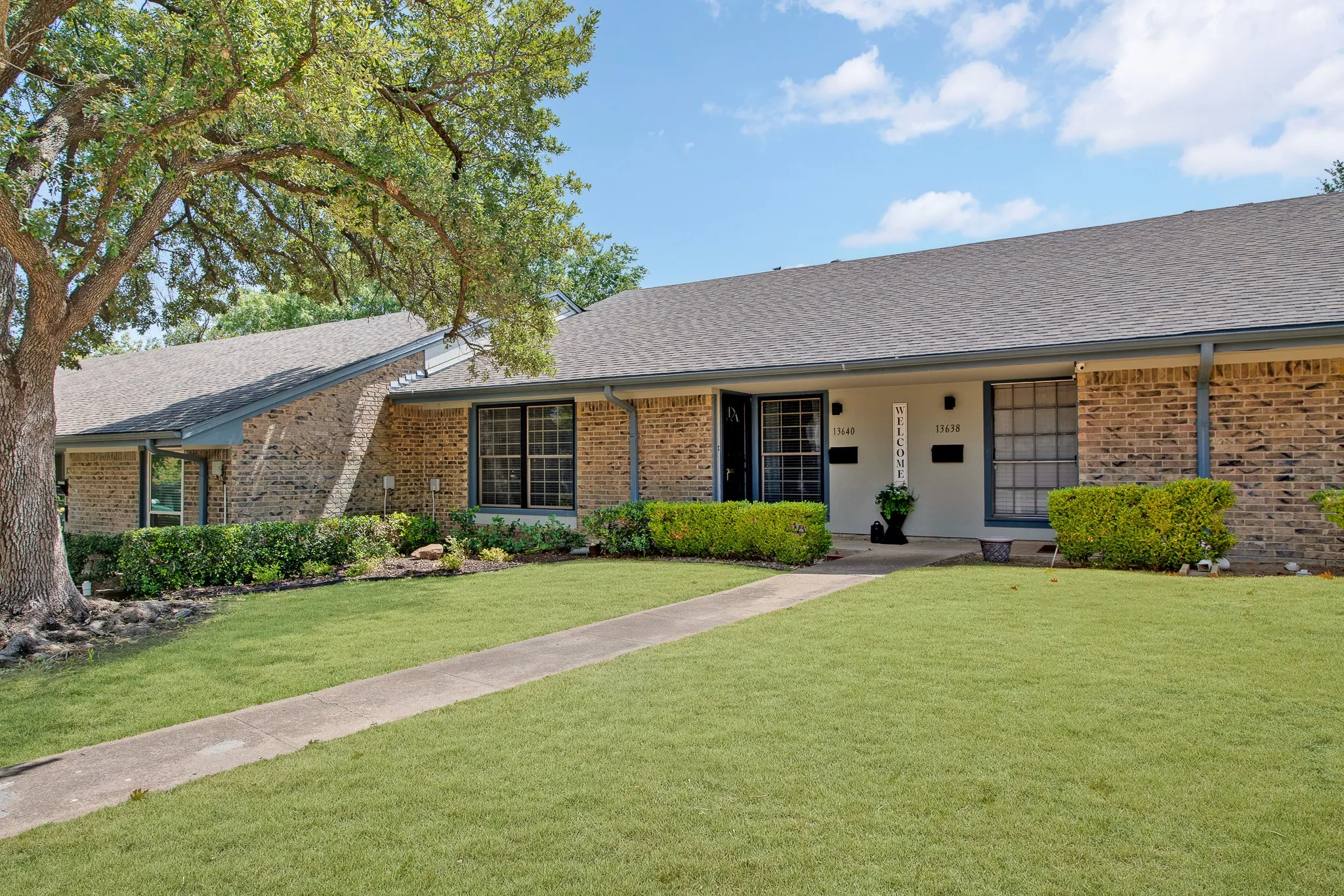 Townhouse For Sale in Dallas County , 13640 Flagstone Lane, Dallas, Texas 75240, 2 Bedroom, 2 Bathroom, Garage spaces, 1,200 Sqft, built in 1970, mls#21376076, Real Estate Agent in Dallas, Homes For Sale in Dallas county, Homes For Sale in Dallas, Realtor in Dallas Texas, Real Estate Brokerage Independent Realty Texas, Luminita Cordes Realtor