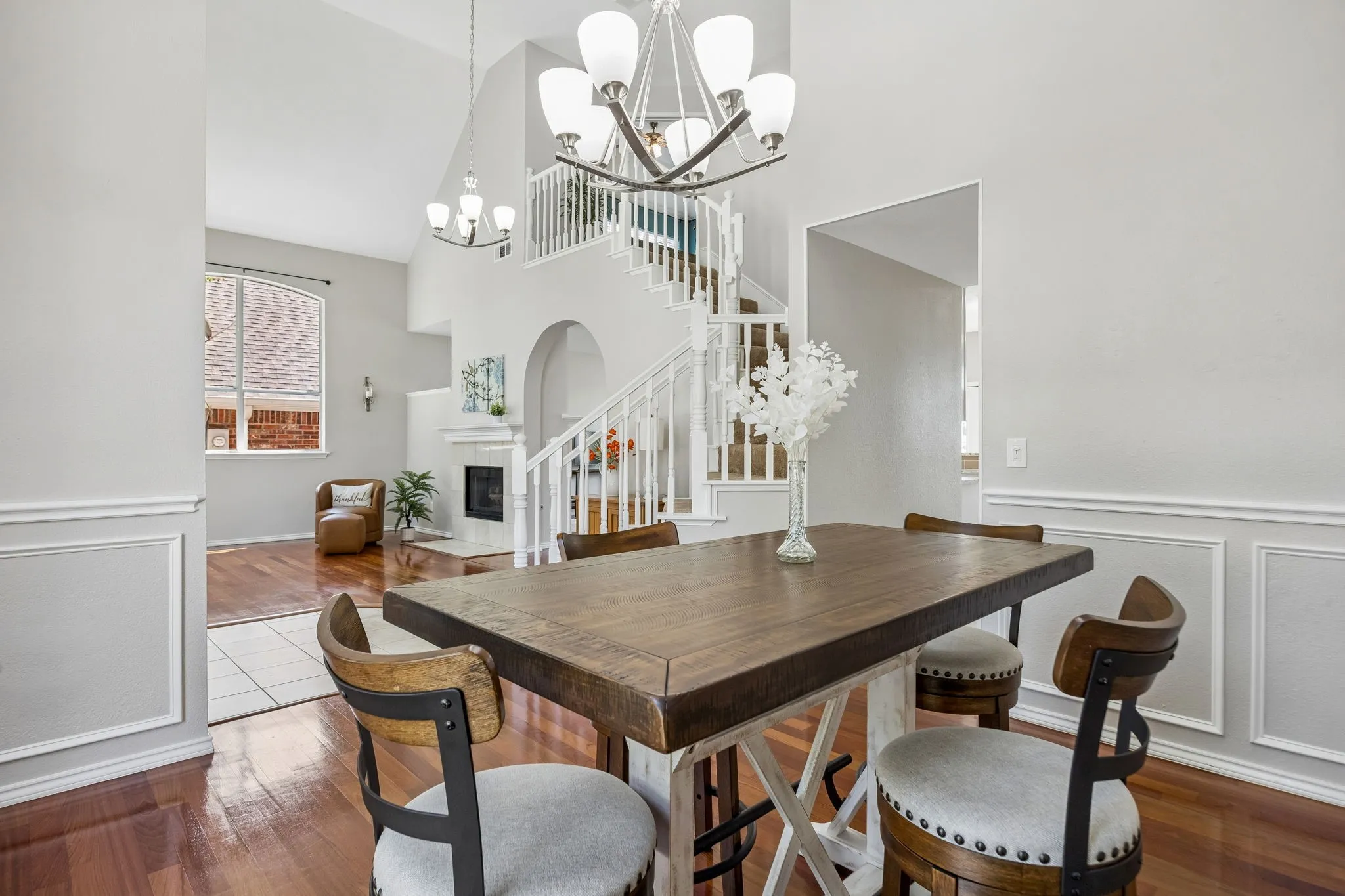 Elegant & warm dining & formal living area