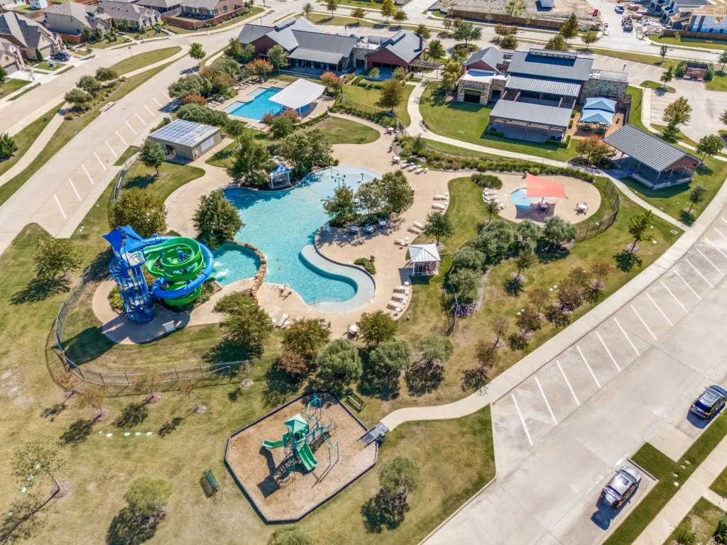Community water park