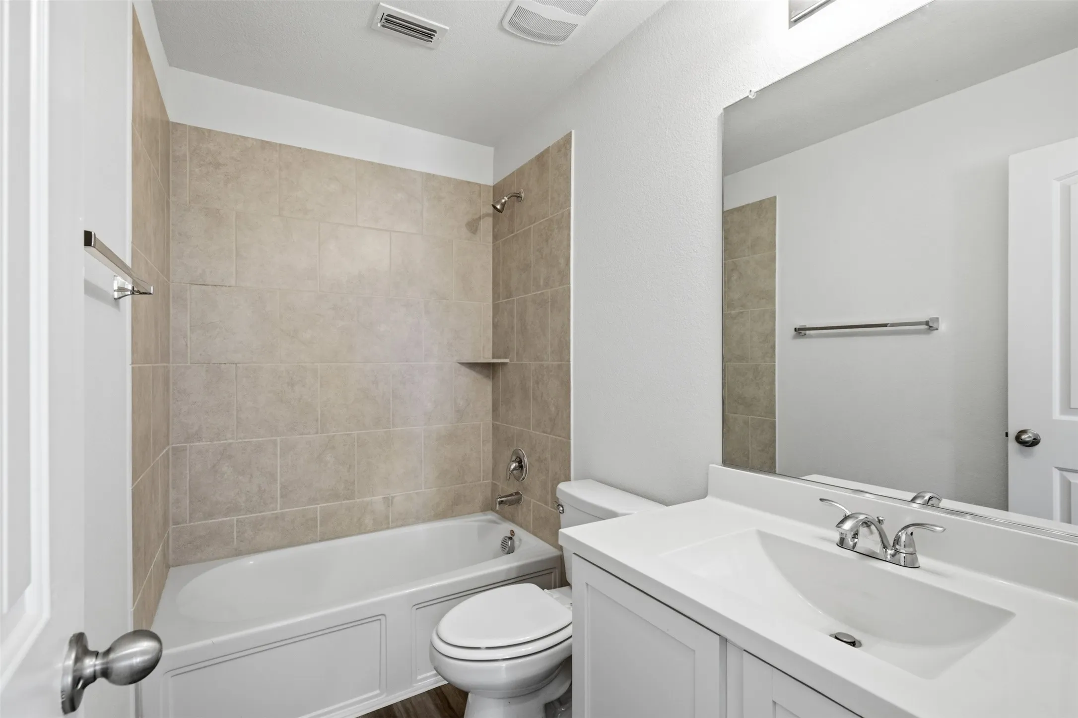 Single Family Residence For Sale in Kaufman County , 4007 Springfield Lane, Heartland, Texas 75126, 3 Bedroom, 2 Bathroom, 2 Garage spaces, 1,370 Sqft, built in 2019, mls#21380397, Real Estate Agent in Heartland, Homes For Sale in Kaufman county, Homes For Sale in Heartland, Realtor in Heartland Texas, Real Estate Brokerage Independent Realty Texas, Luminita Cordes Realtor