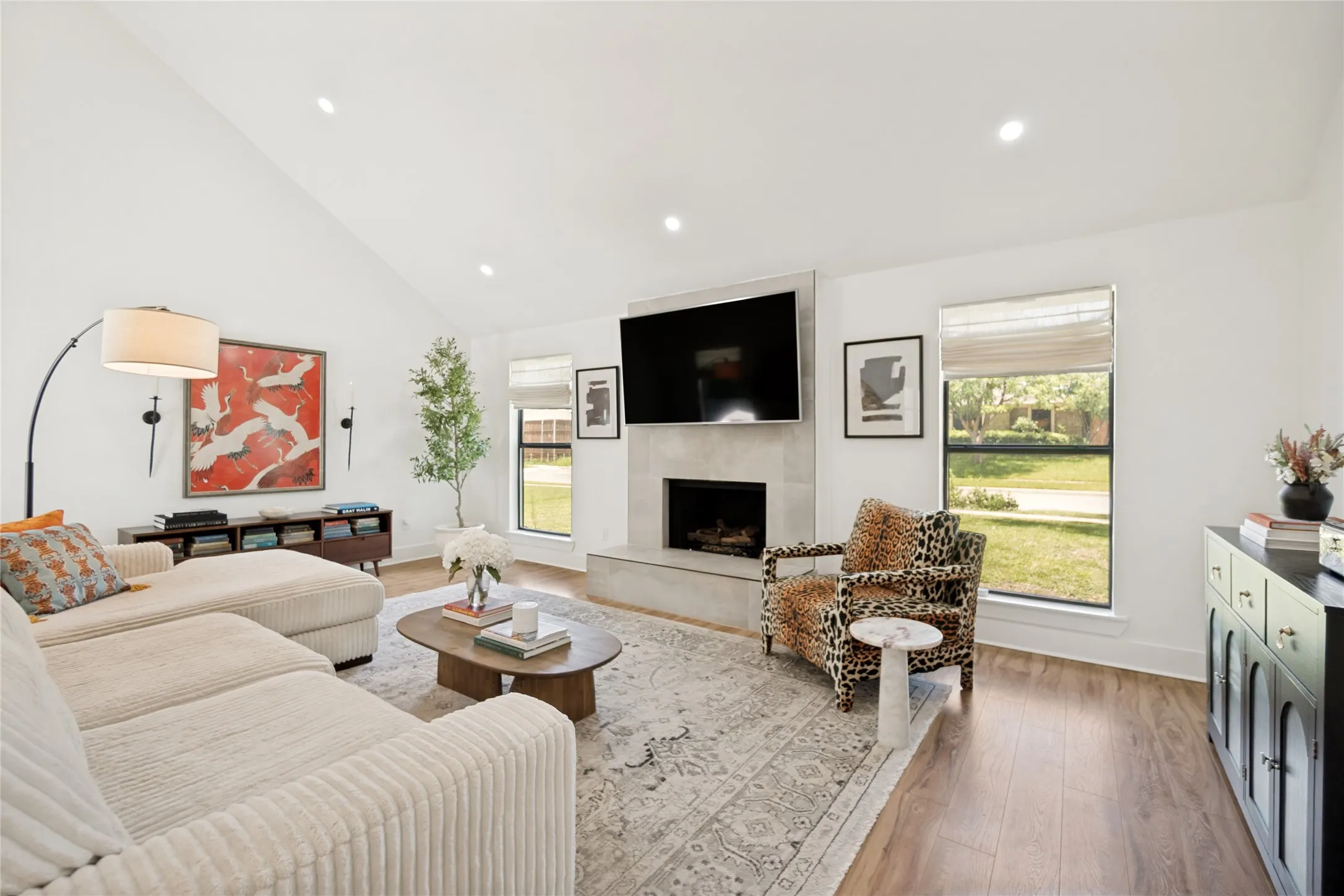 Single Family Residence For Sale in Denton County , 3715 Westminster Drive, Carrollton, Texas 75007, 4 Bedroom, 4 Bathroom, 2 Garage spaces, 2,108 Sqft, built in 1977, mls#21375134, Real Estate Agent in Carrollton, Homes For Sale in Denton county, Homes For Sale in Carrollton, Realtor in Carrollton Texas, Real Estate Brokerage Independent Realty Texas, Luminita Cordes Realtor